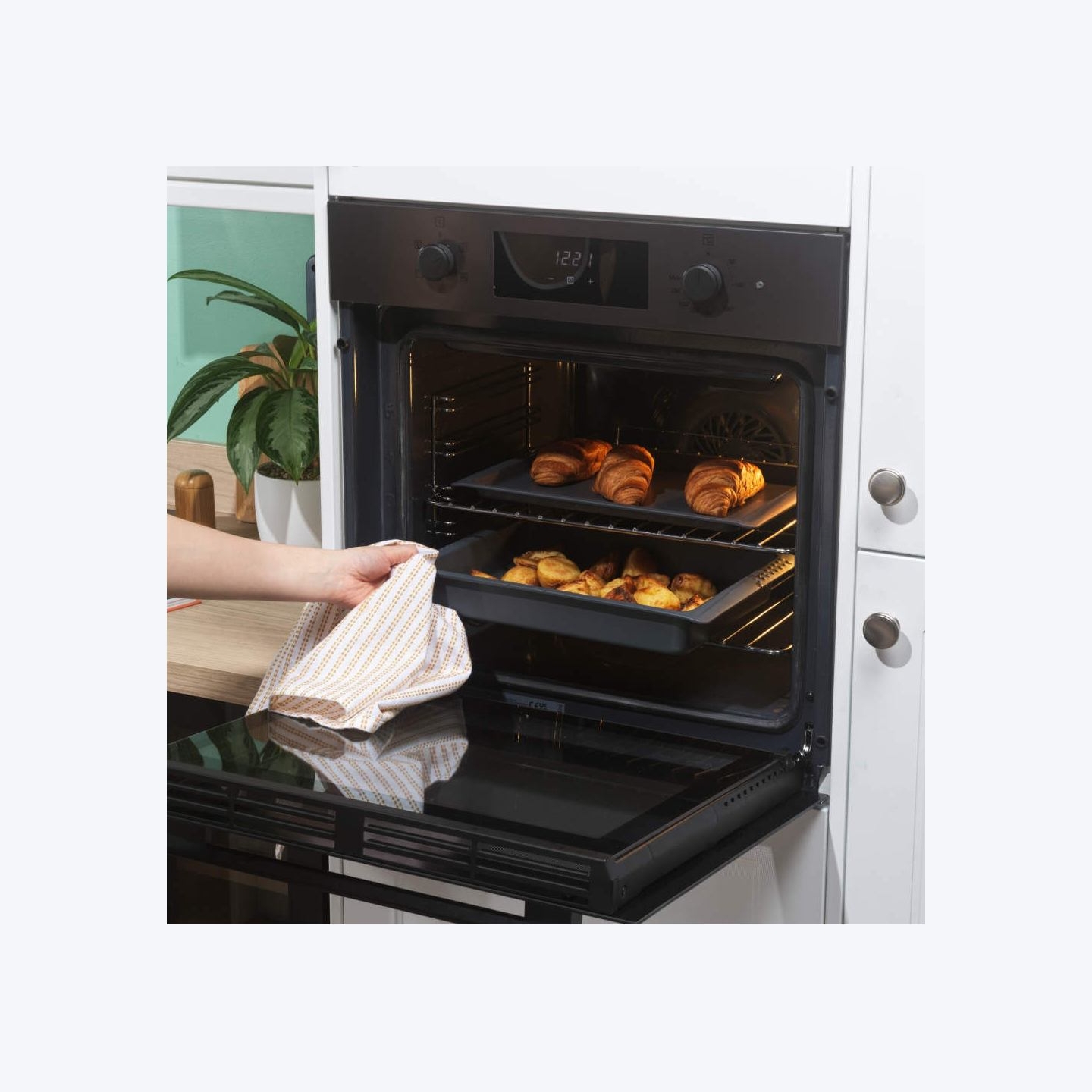 Russell Hobbs RH03763 Shield 2 Piece Baking Tray And Roaster Set