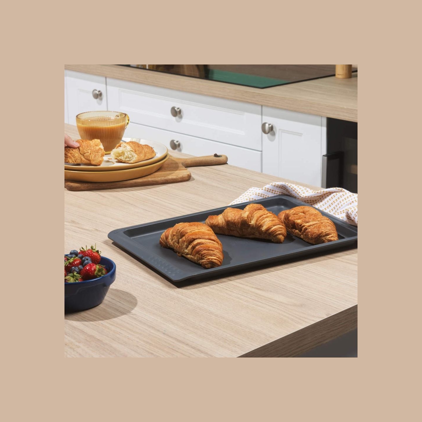 Russell Hobbs RH03763 Shield 2 Piece Baking Tray And Roaster Set