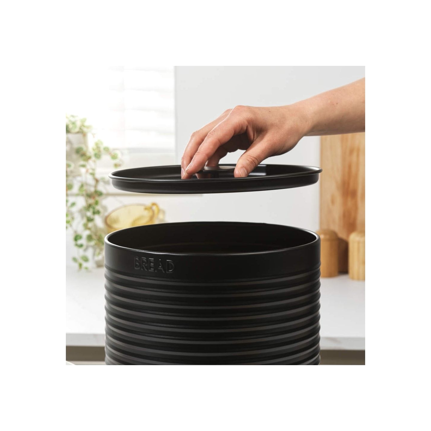 Russell Hobbs RH03269EU7 Ribbed Bread Bin, Black