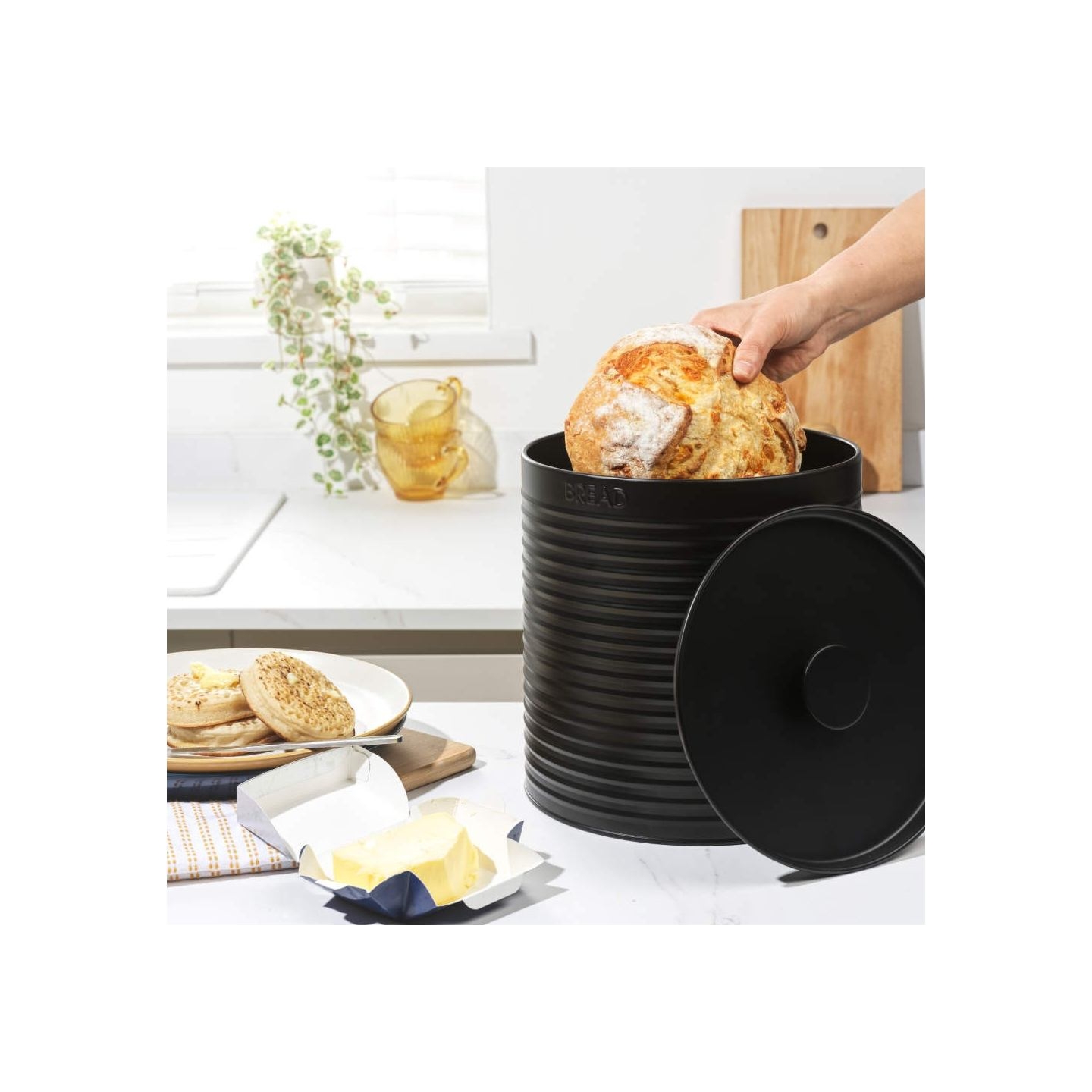 Russell Hobbs RH03269EU7 Ribbed Bread Bin, Black