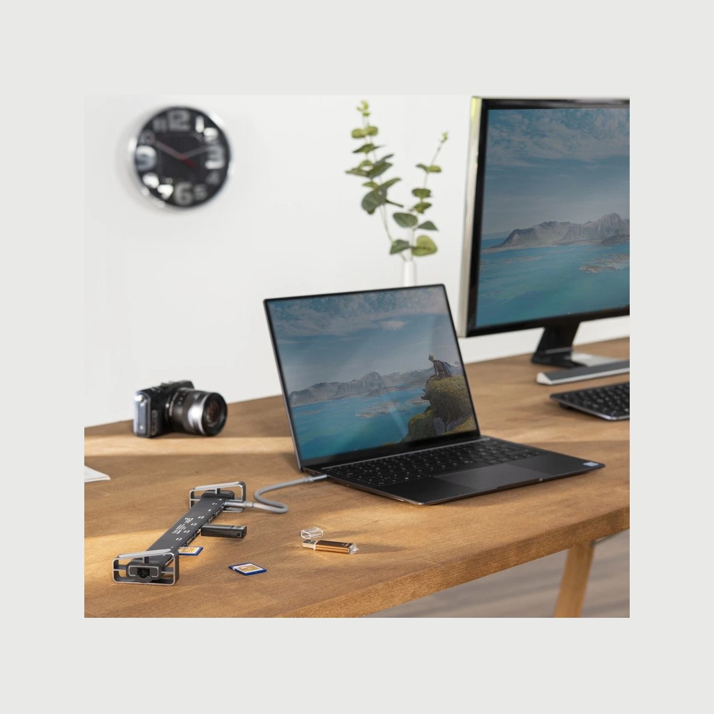 Hama 00200103 USB C Docking Station 9 Ports