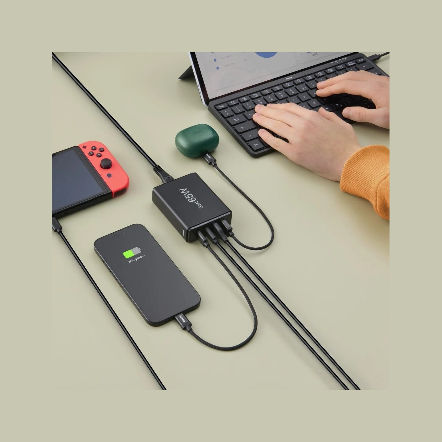 Hama 00201979 Charging Station With USB-C/USB-A 65 W Black