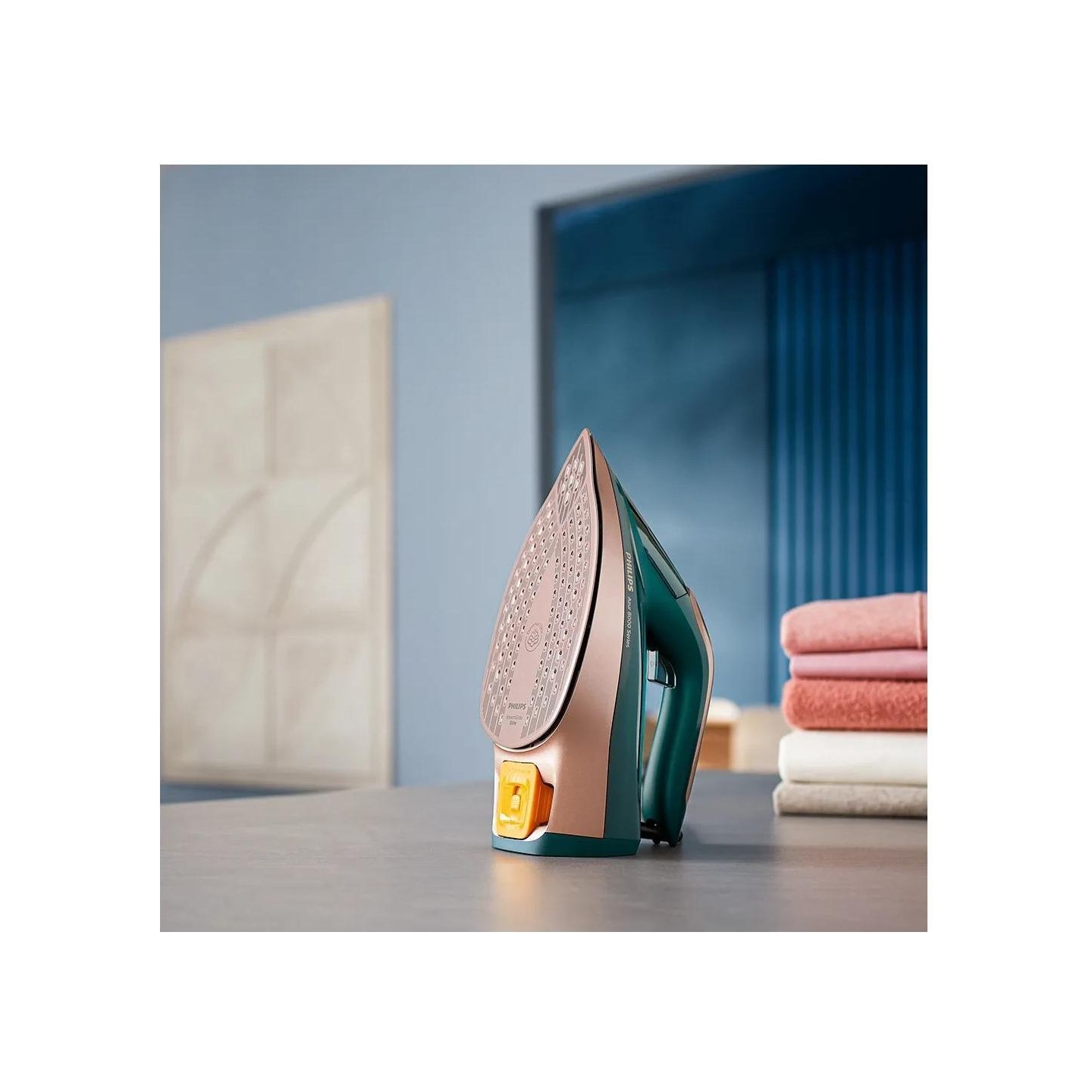 Philips  Azur 8000 Series Steam Iron DST8030/70 / DST8030/70