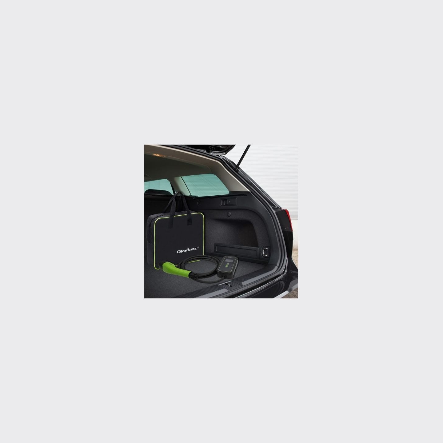 Qoltec 52470 Mobile charger for EV 2in1