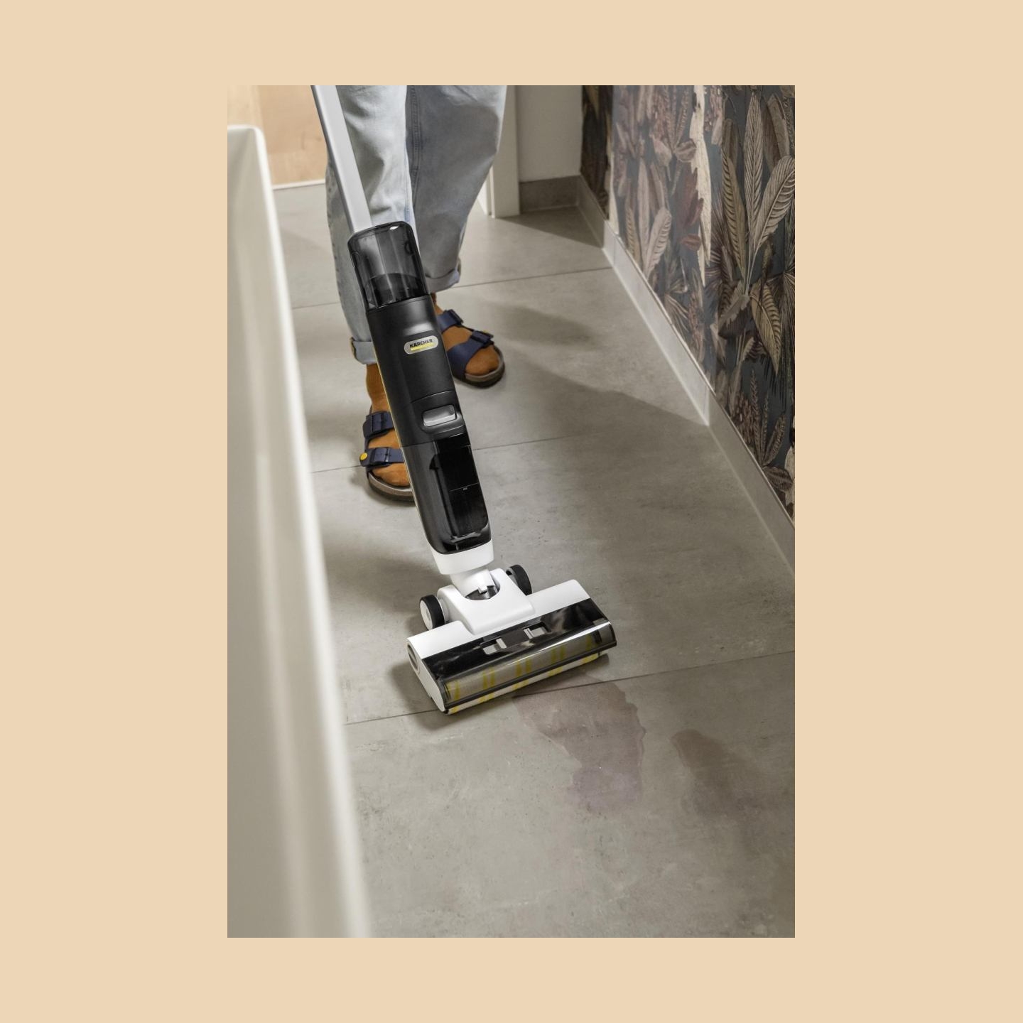 Karcher Vacuum Cleaner|KARCHER|Three-in-one floor cleaner FCV 3|Dry&wet|2-in-1 stick vacuum|White|Bagless|Battery|1.056-122.0