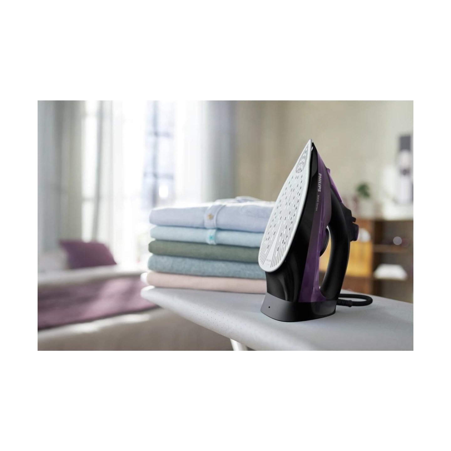 Philips 5000 series DST5030/80 iron Steam iron SteamGlide Plus soleplate 2400 W Violet DST5030/80 Irons / DST5030/80