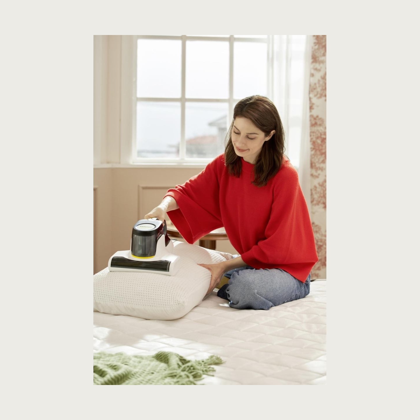 Karcher Vacuum Cleaner|KARCHER|VCH 4 UVCLEAN|Dry|500 W|Dust container Bagless|0.4 L|AC|Black/White|1.198-412.0