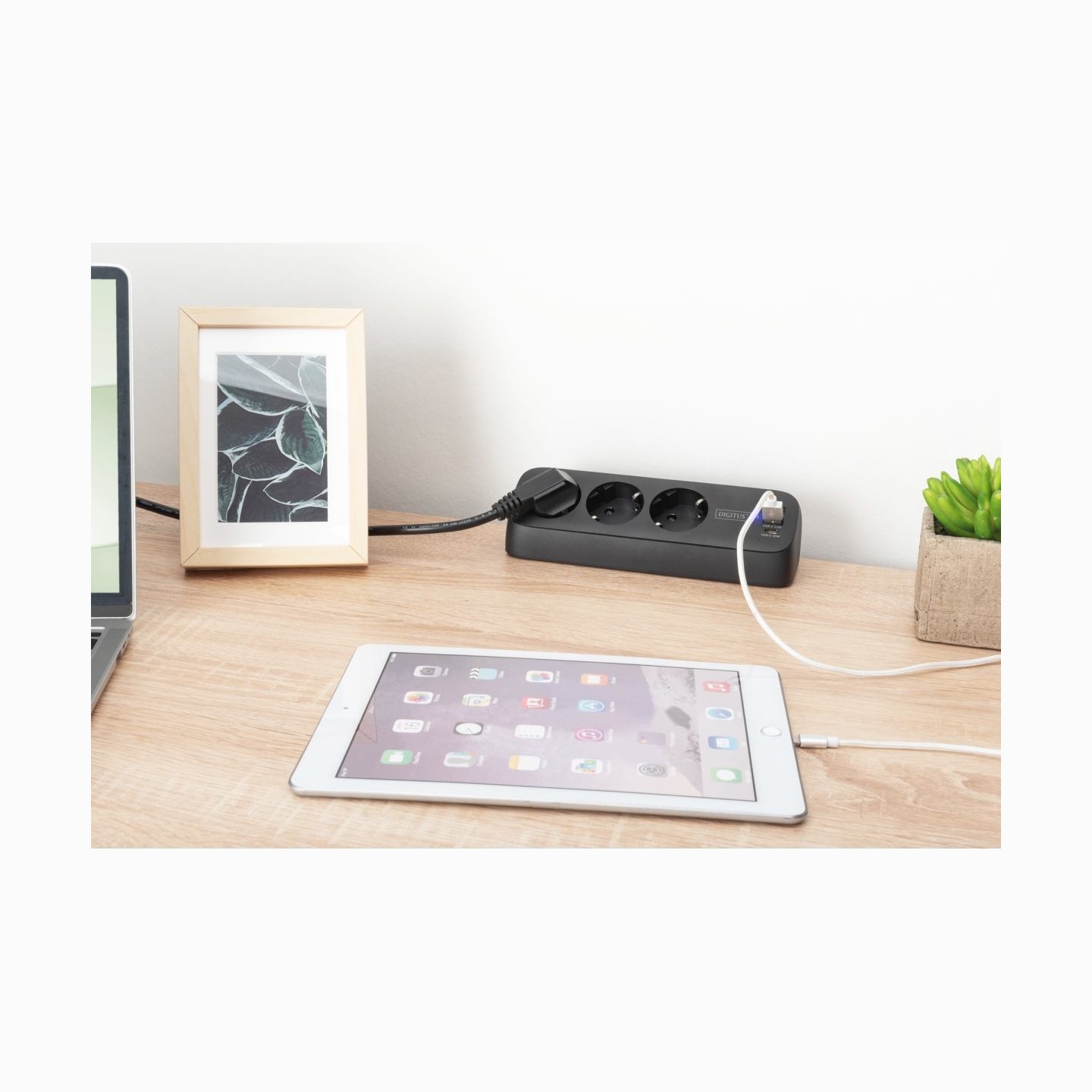 Digitus 3-way office socket strip with 2x USB-A and 1x USB-C connections | DA-70625