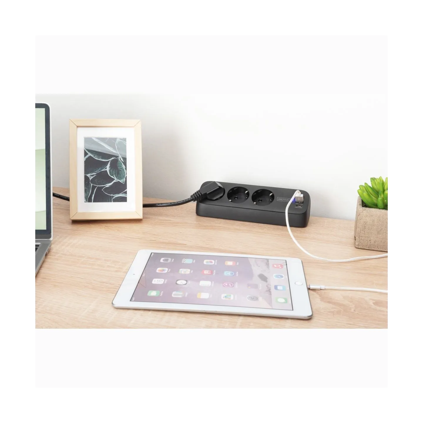 Digitus 3-way office socket strip with 2x USB-A and 1x USB-C connections | DA-70625