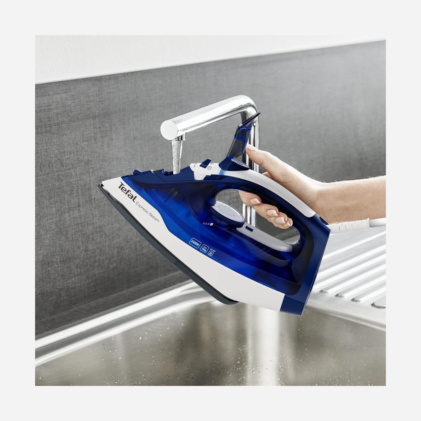 Tefal | FV2838E0 | Steam Iron | 2400 W | Water tank capacity 270 ml | Continuous steam 40 g/min | Blue/White