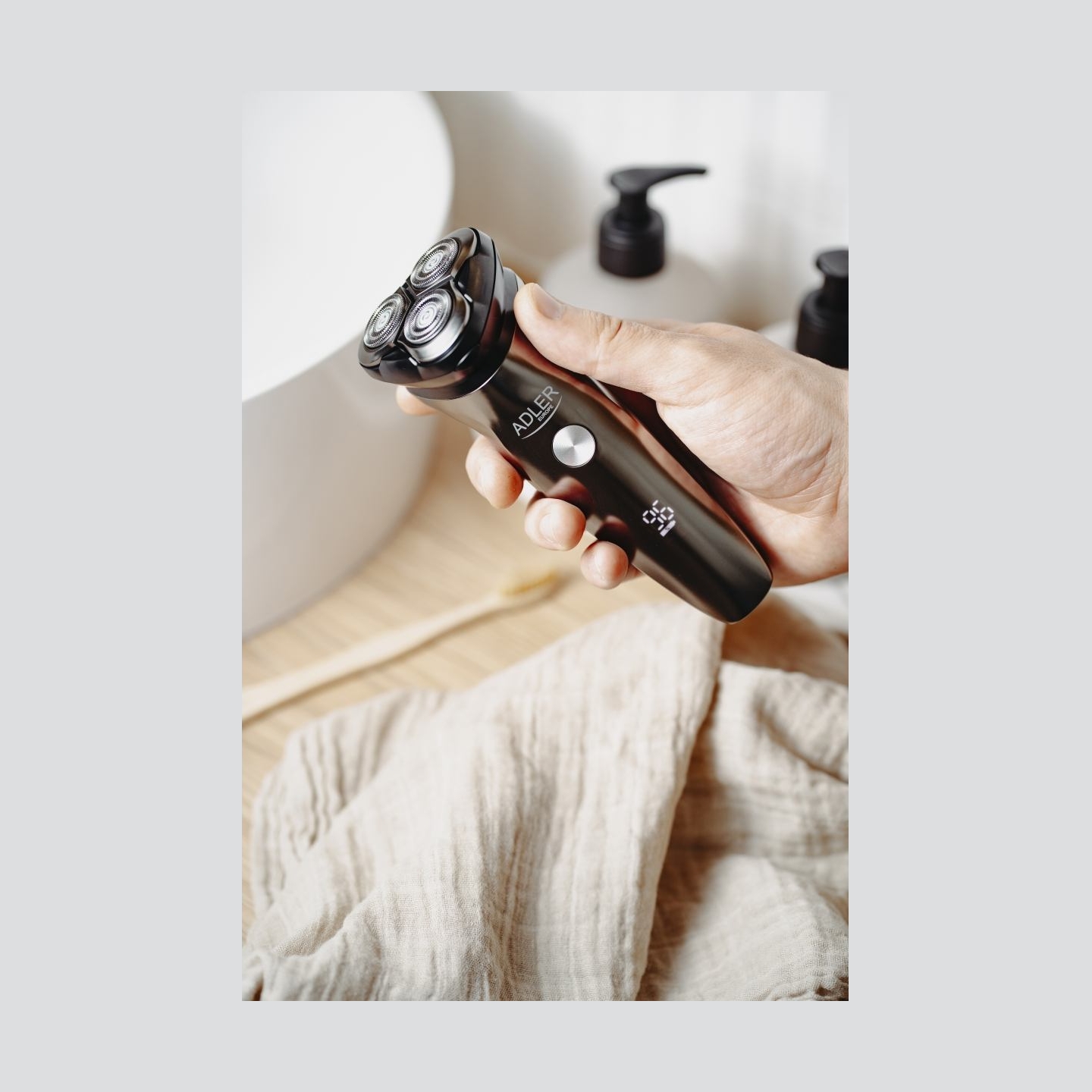 Adler | Electric Shaver with Beard Trimmer | AD 2945 | Operating time (max) 60 min | Wet & Dry