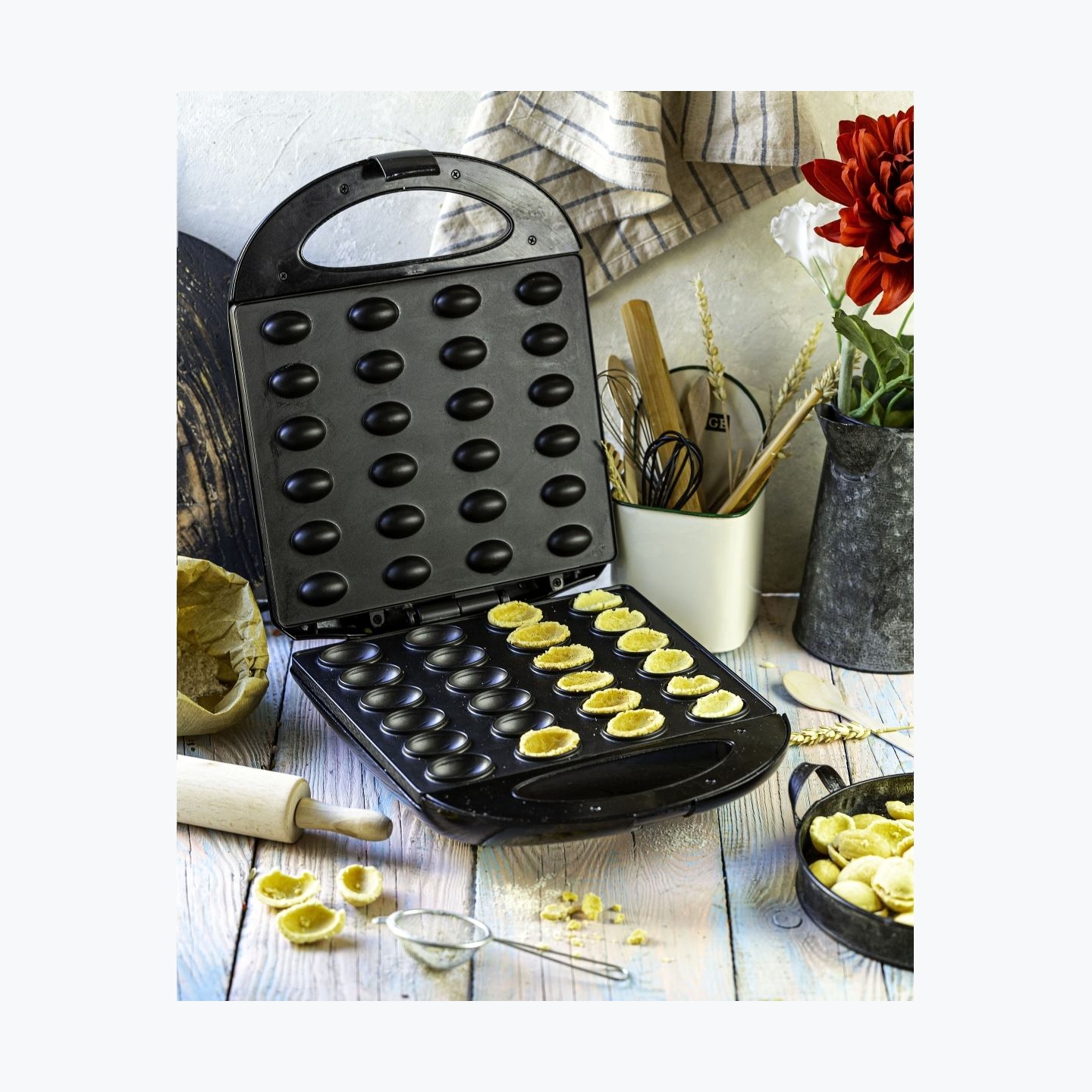 Adler Nut Maker XL (24 pcs) | AD 3039b | Nut Maker | 1600 W