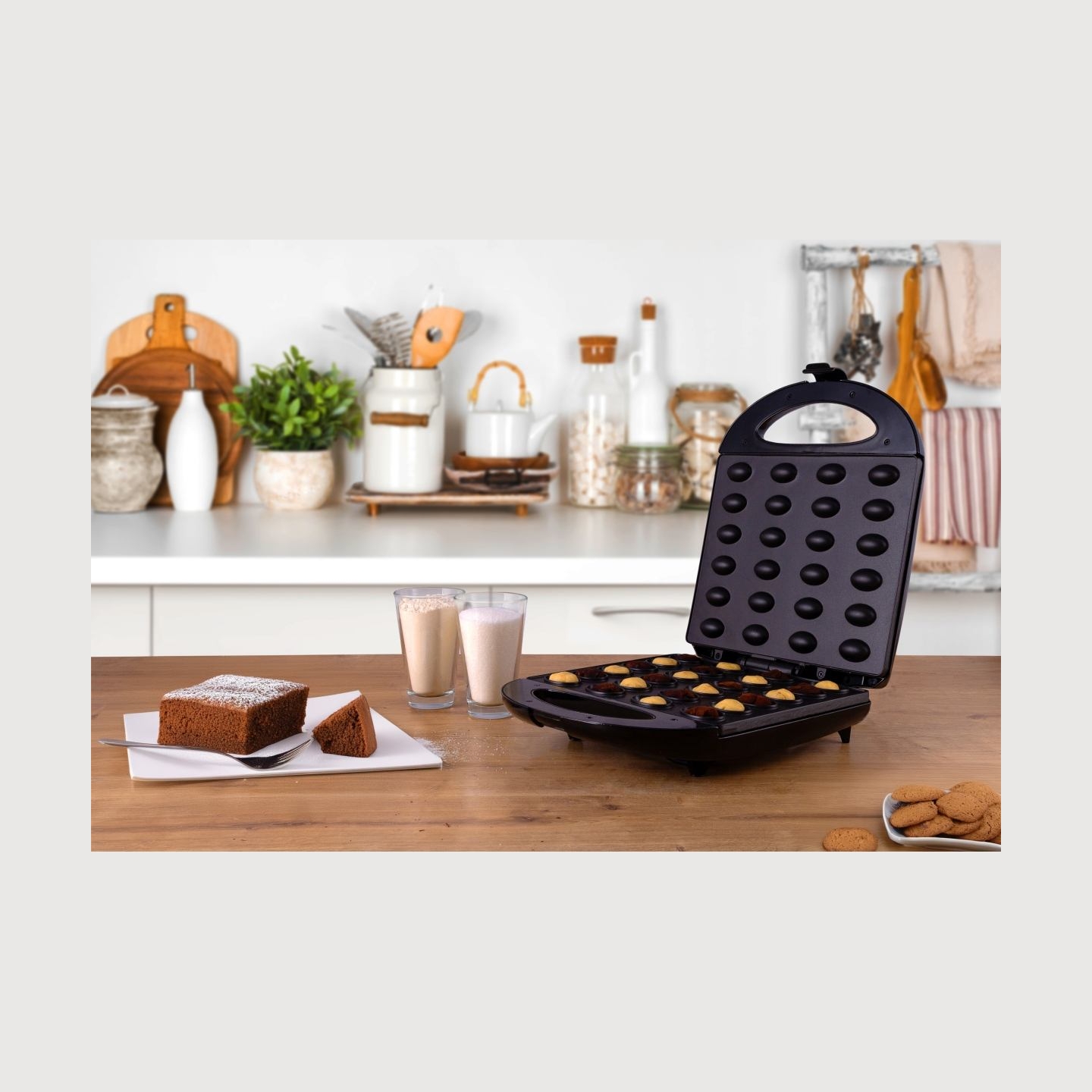 Adler Nut Maker XL (24 pcs) | AD 3039b | Nut Maker | 1600 W