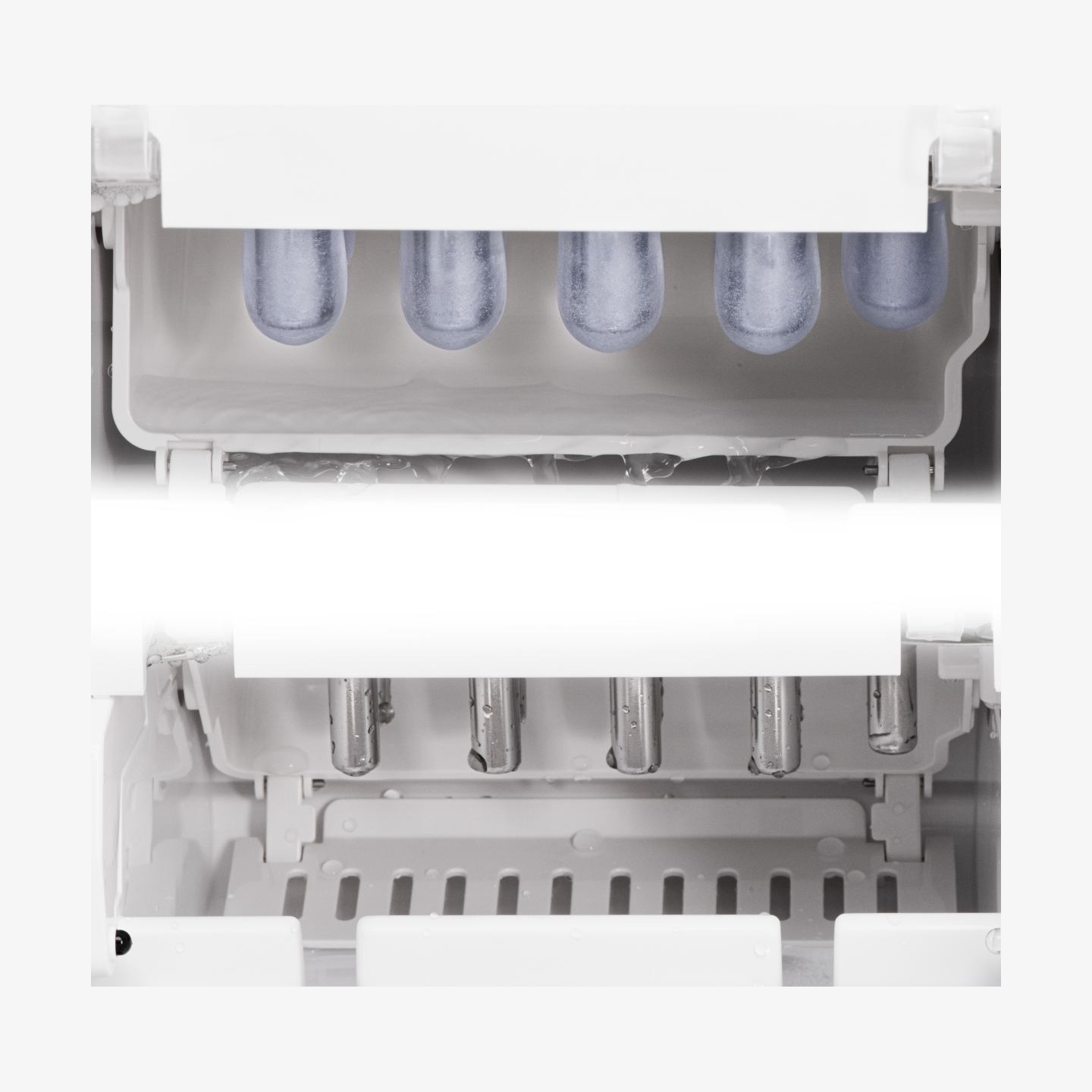 Adler Ice Cube Maker | AD 8800 | Power 105 W | Capacity 1.4 L | White