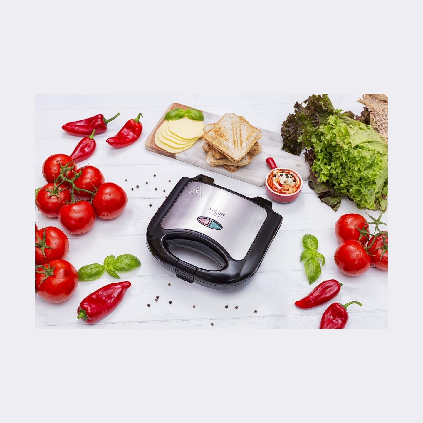Adler | Sandwich maker | AD 3015 | 750  W | Number of plates 1 | Number of pastry 2 | Black