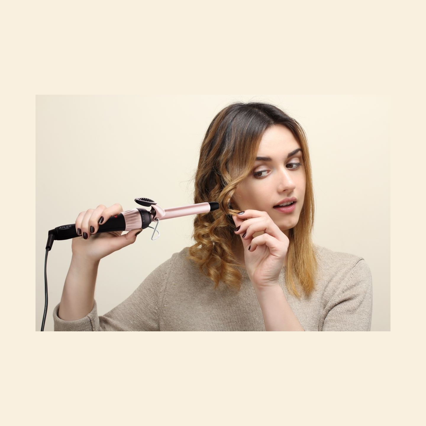 Adler | Curling Iron | AD 2116 | Ceramic heating system | Barrel diameter 19 mm | Temperature (max) 200 °C | 36 W | Black/Pink