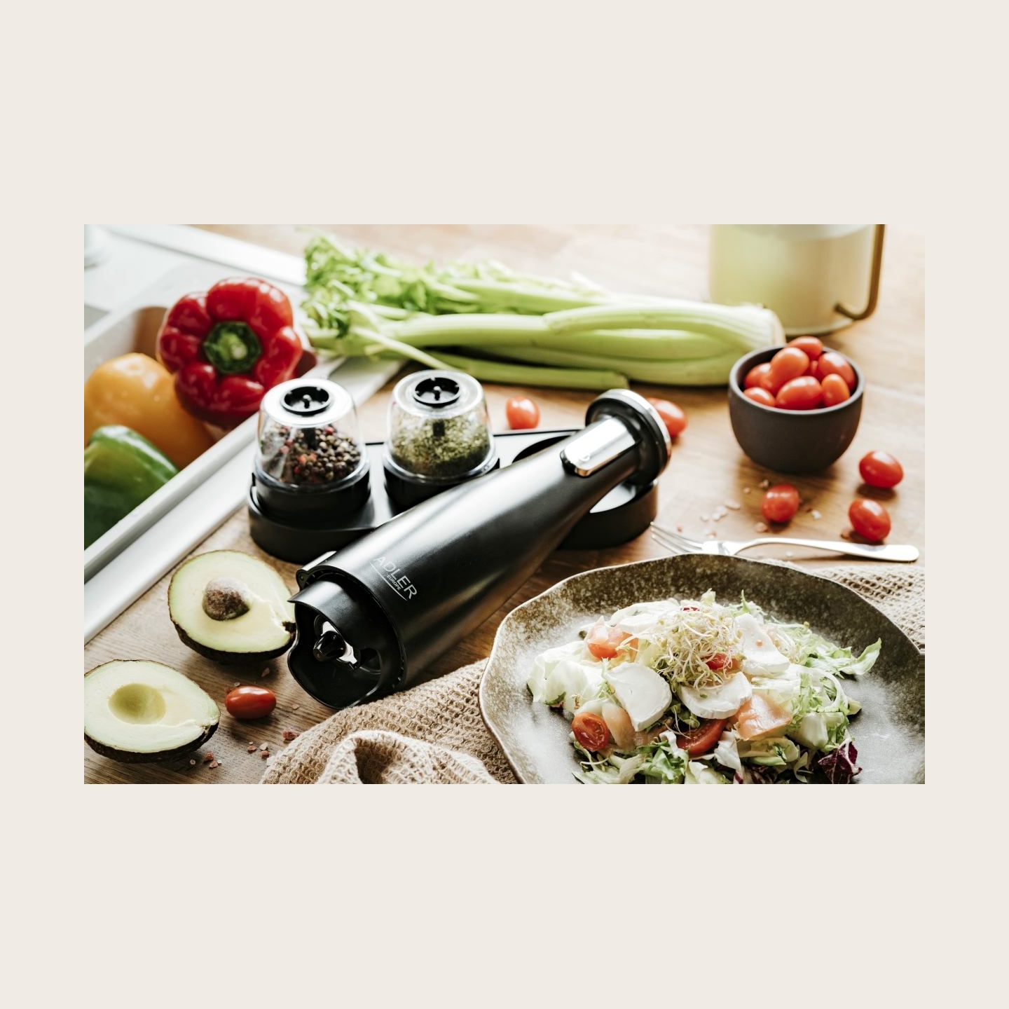 Adler | Electric Salt and pepper grinder | AD 4449b | Housing material ABS plastic | 7 W | Lithium | Matte Black