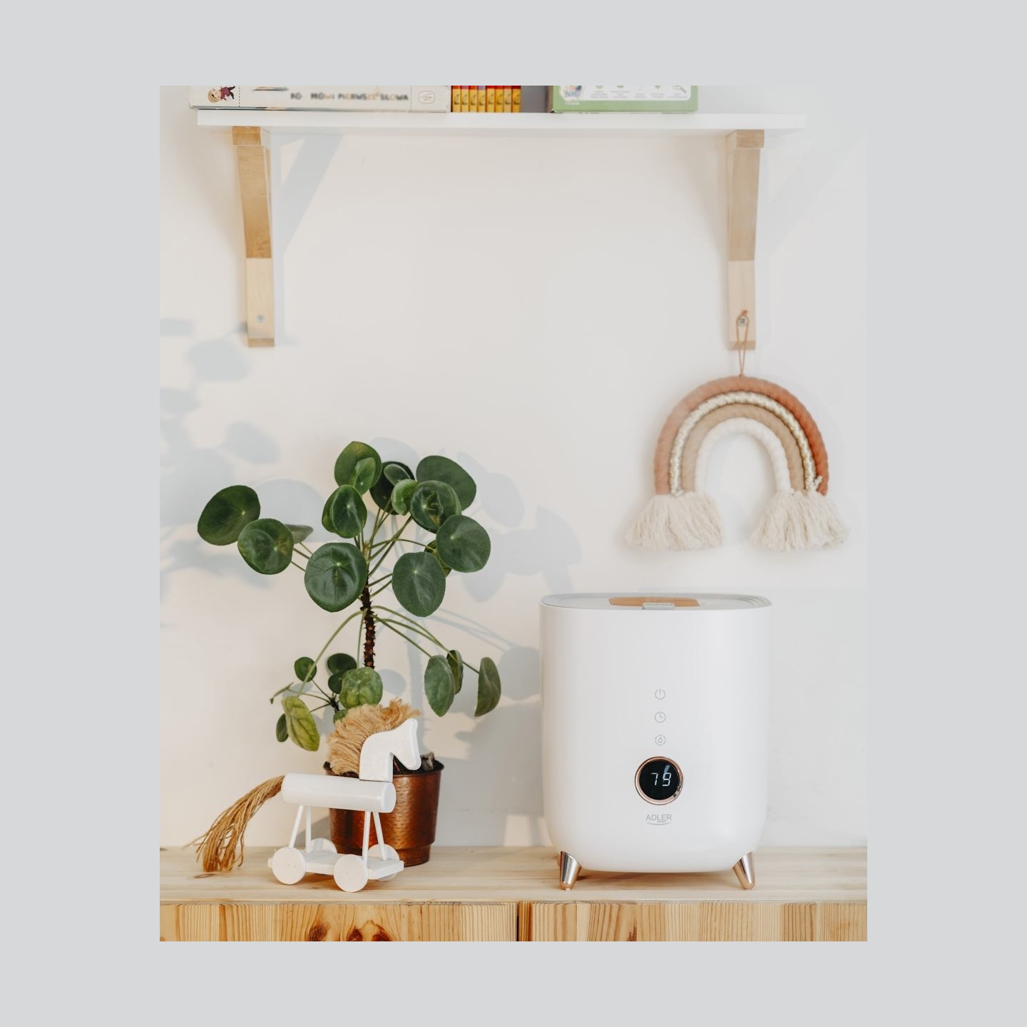 Adler | AD 7972 | Humidifier | 23 W | Water tank capacity 4 L | Suitable for rooms up to 35 m² | Ultrasonic | Humidification cap