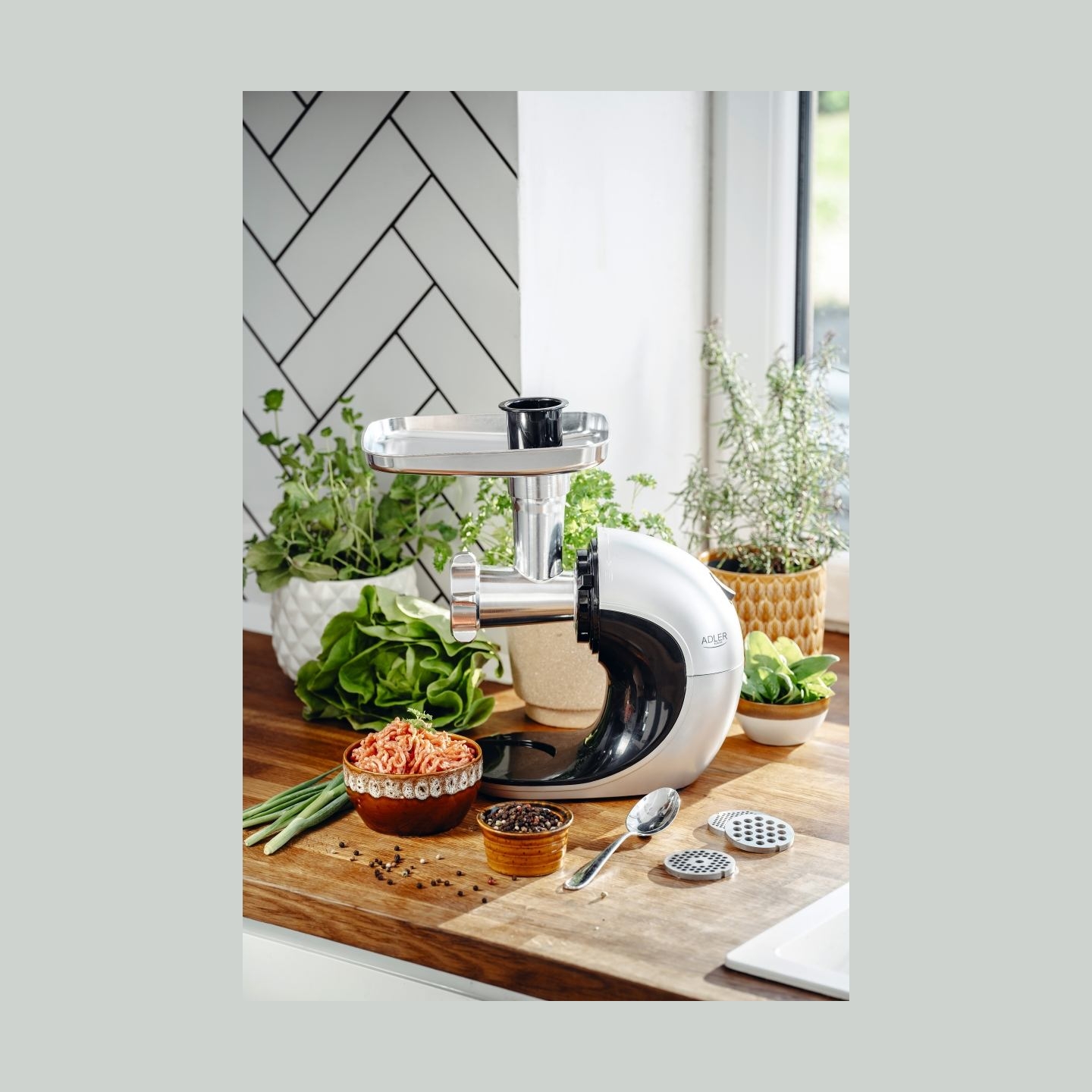 Adler | Slow-speed juicer 3in1 - Meat mincer, Juicer, Vegetable grater | AD 4131 | Type  Slow Juicer | Stainless Steel | 150 W |