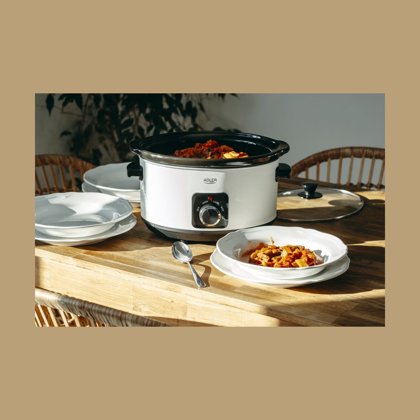 Adler | Slow Cooker | AD 6413w | 290 W | 5.8 L | Number of programs 3 | White