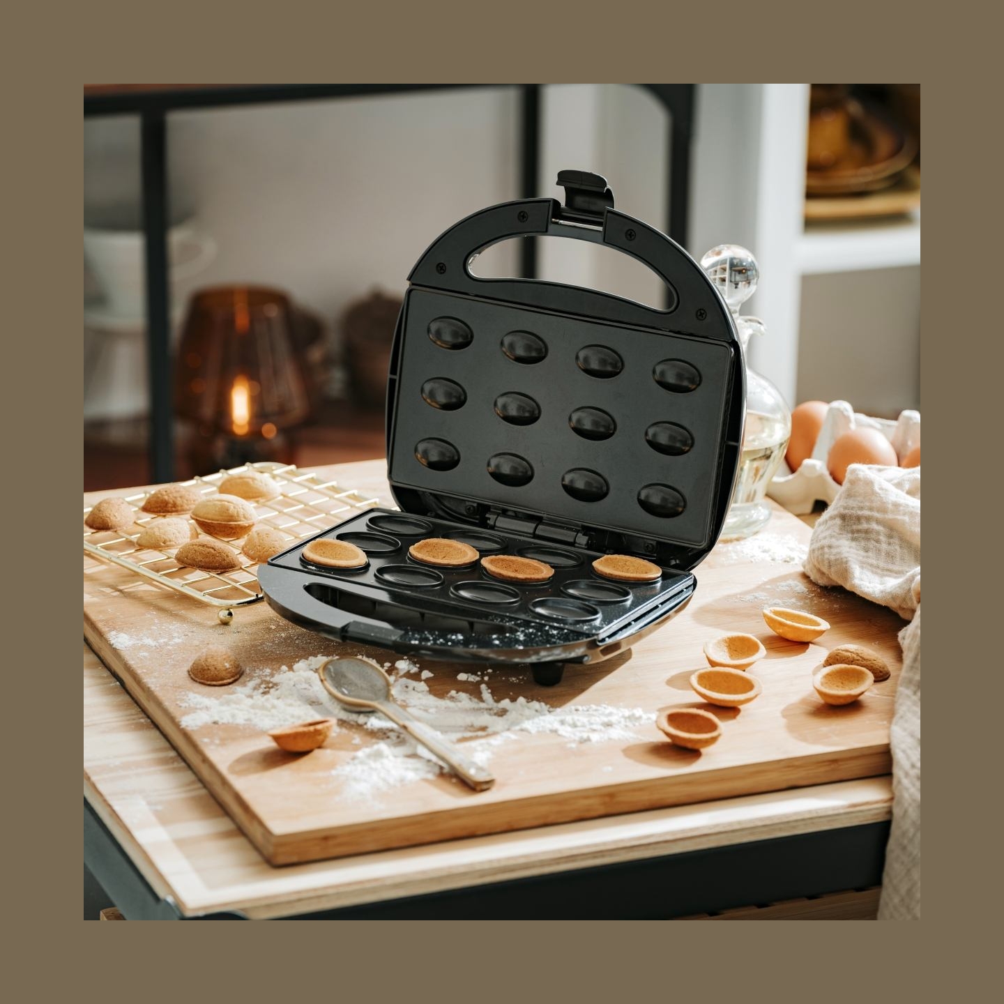 Adler Nut Cookie Maker | AD 3071 | 750 W | Number of pastry 12 | Nuts | Black