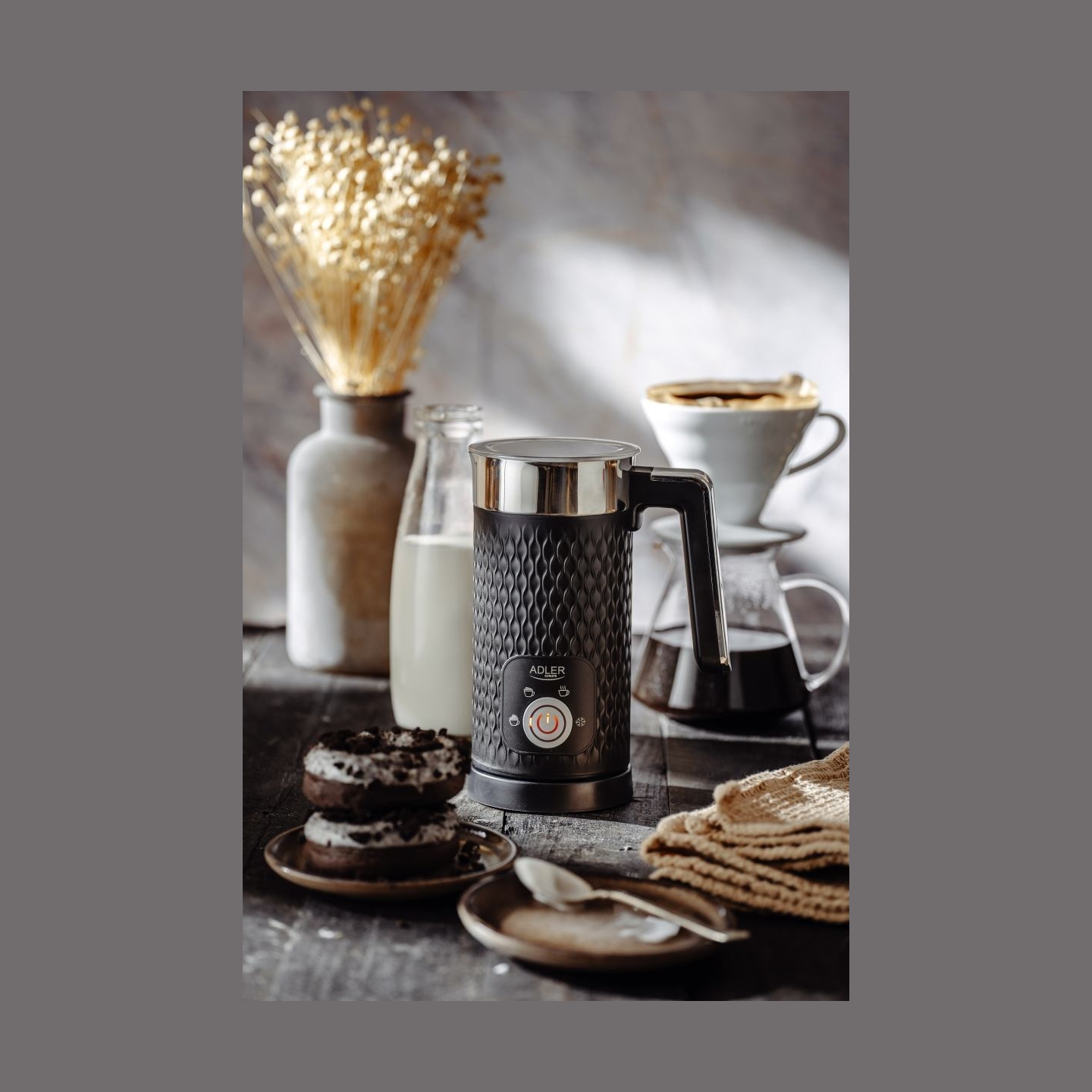 Adler | AD 4494 | 500 W | Milk frother | Black