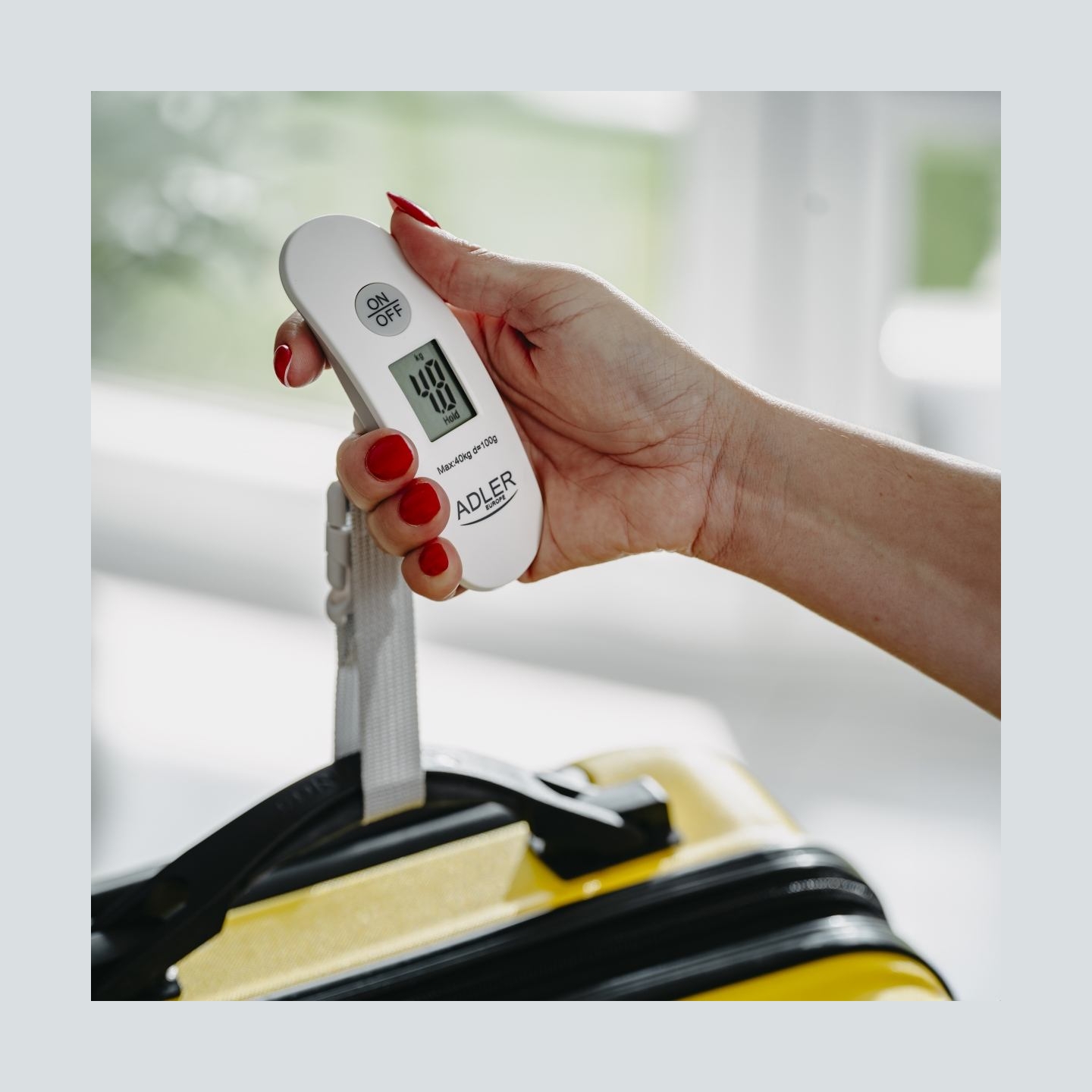 Adler | Travel Luggage Scale | AD 8189 | Maximum weight (capacity) 40 kg | Accuracy 100 g | White