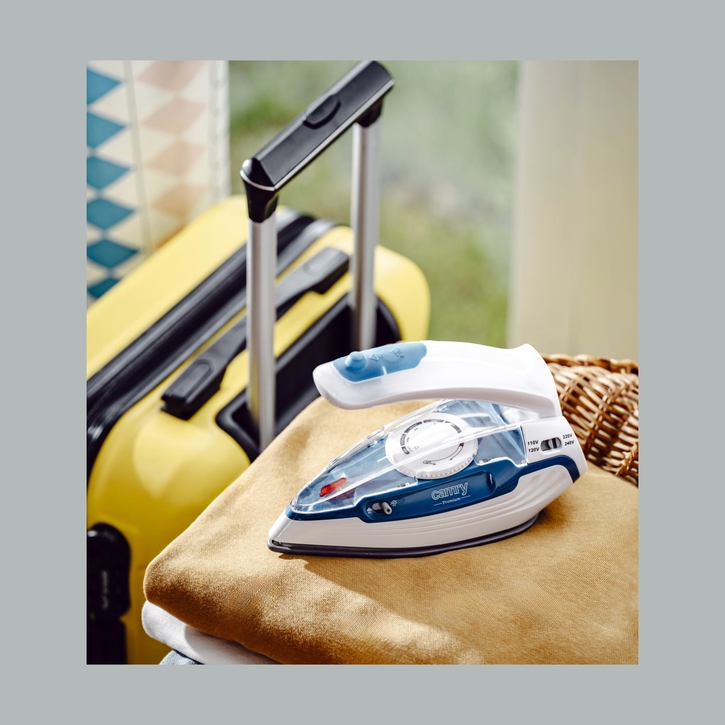 Camry CR 5040 | Steam travel iron | 1600 W | Water tank capacity 80 ml | Continuous steam 10 g/min | Steam boost performance 50 