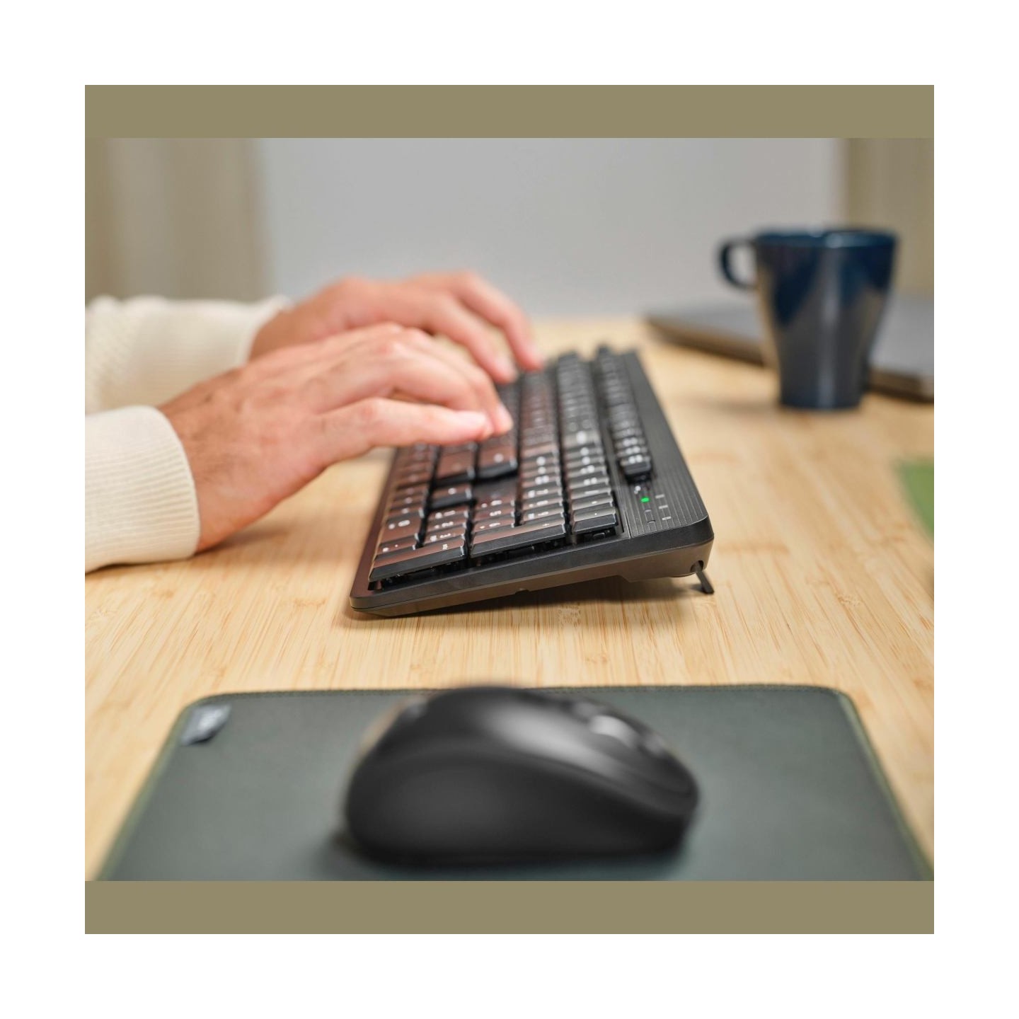 Trust KEYBOARD WRL ODY II/ENG 25011 TRUST
