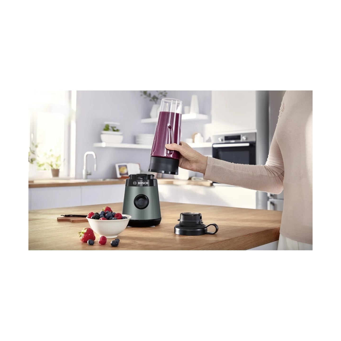 Bosch | VitaPower ToGo Smoothie Maker | MMB2111S | Tabletop | 450 W | Jar material Tritan | Jar capacity 0.6 L | Ice crushing | 