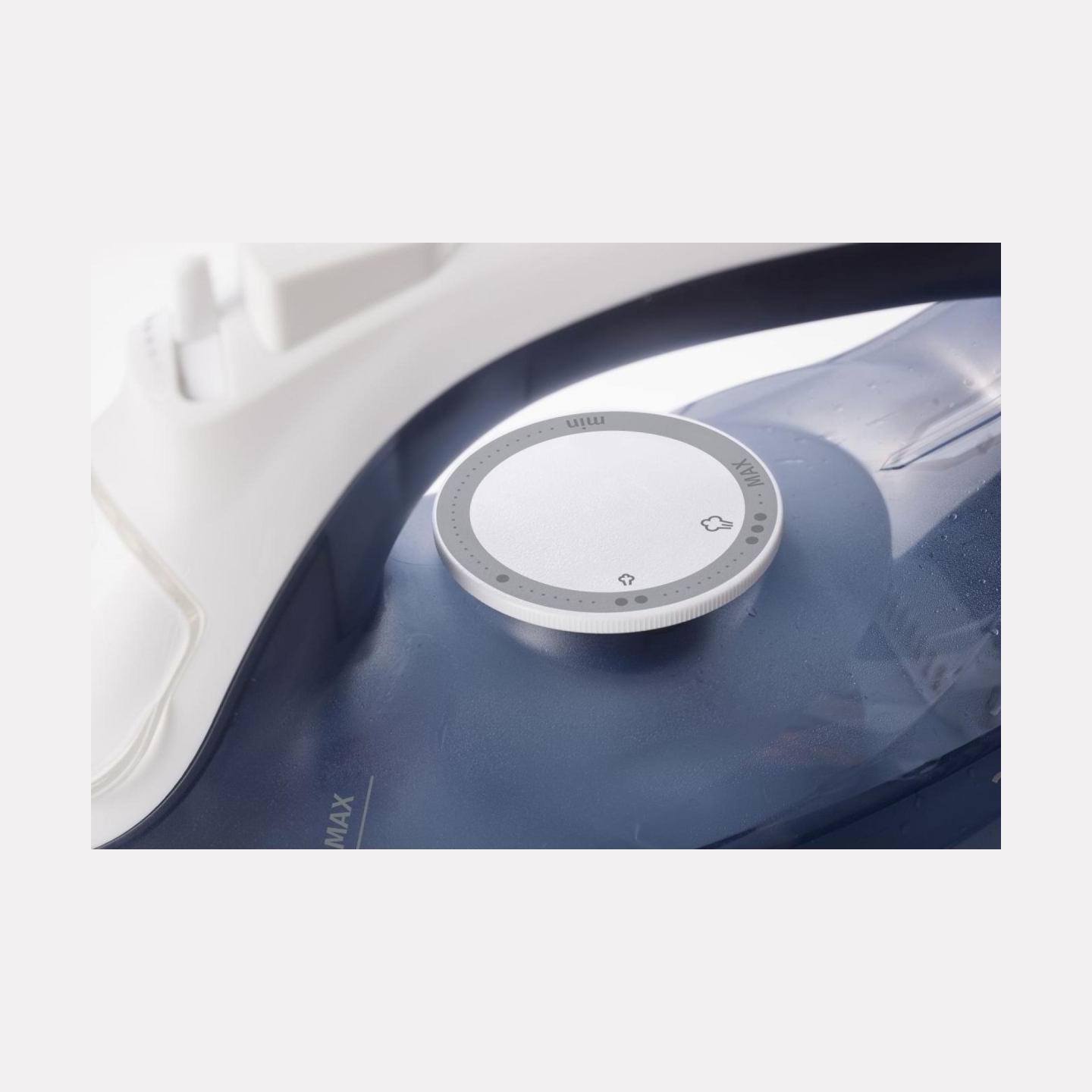Gorenje SIK2200WB | Steam iron | 2200 W | Continuous steam 35 g/min | Water tank capacity 450 ml | Blue | Steam boost performanc