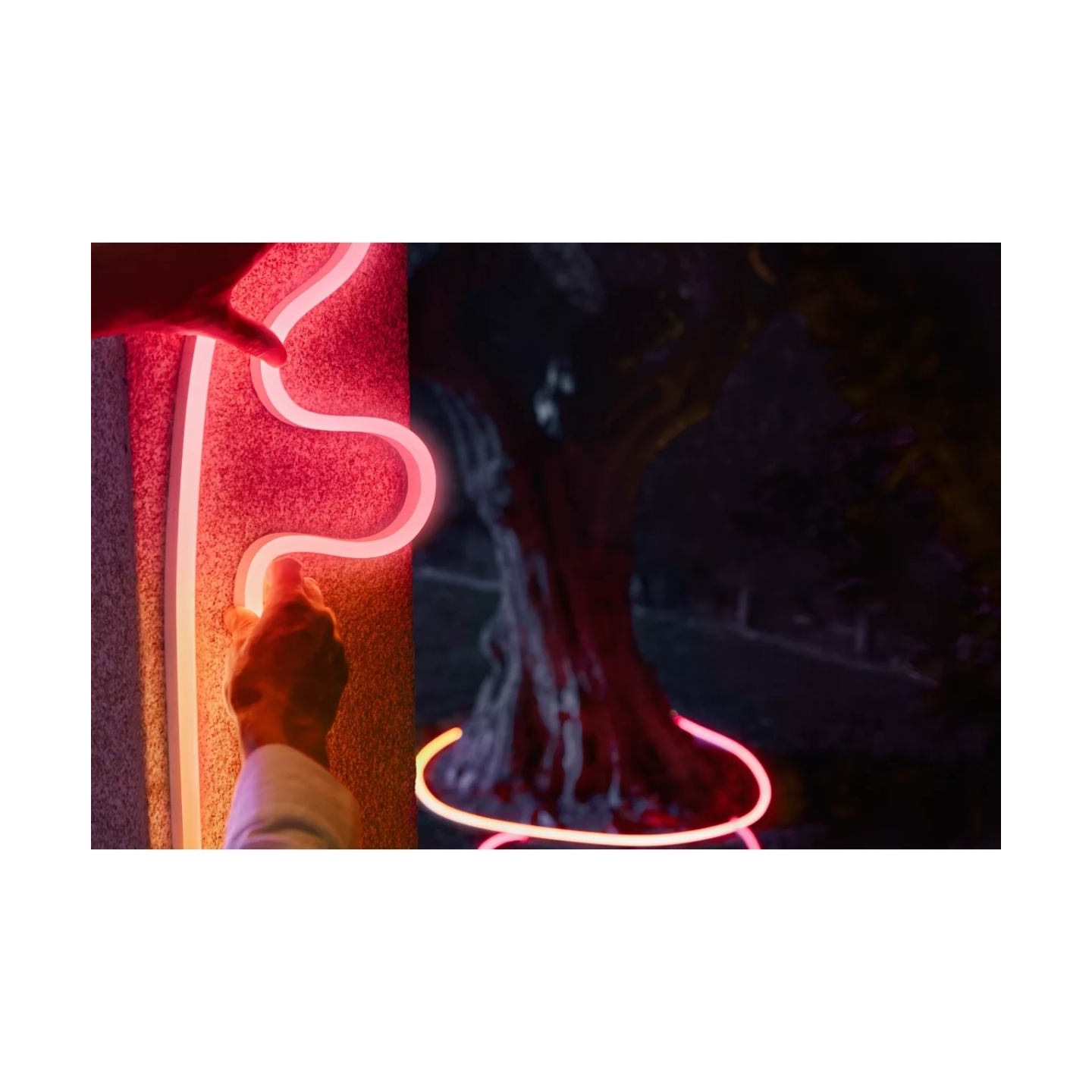 Philips Hue Neon Lightstrip for outdoor use, 5 m | 30 W | Bluetooth, Zigbee