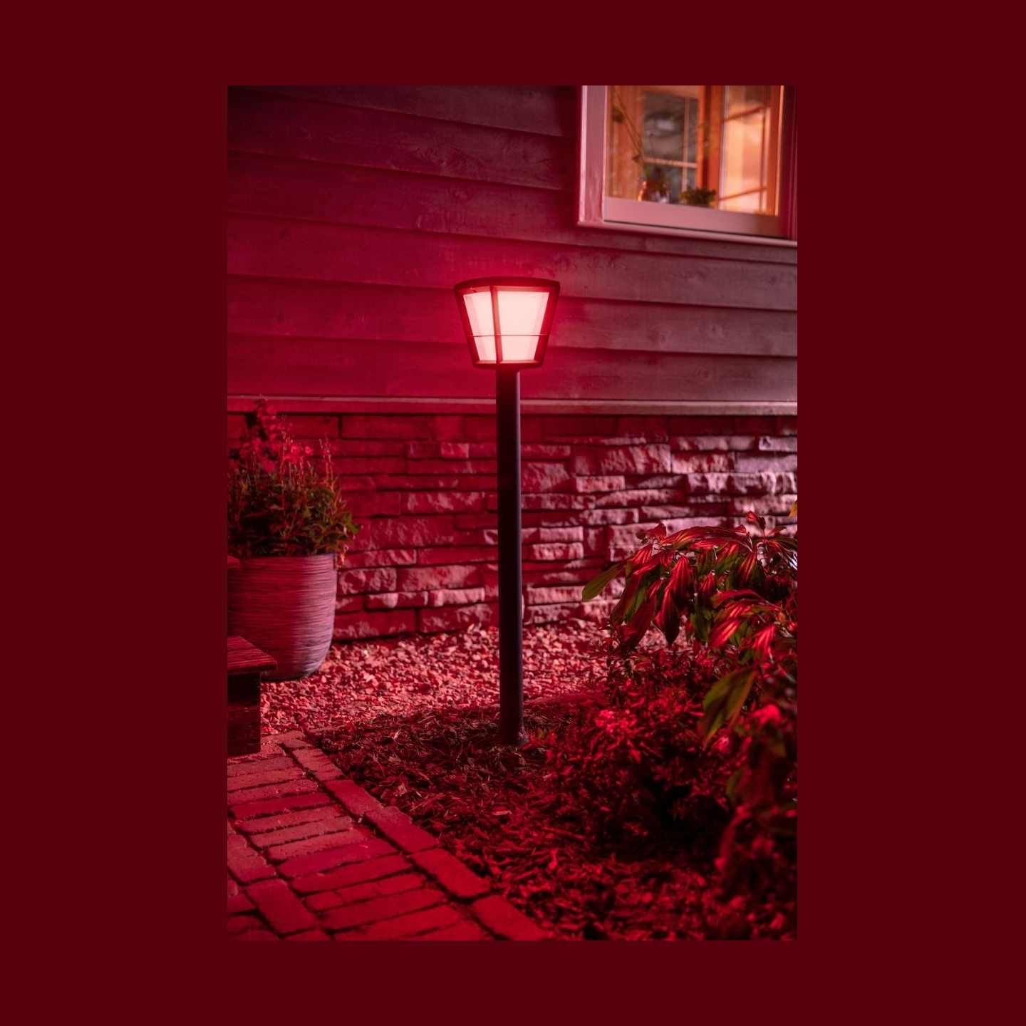 Philips Hue WCA Econic Outdoor Post Lantern | 15 W | 2000-6500 Hue White Color Ambiance