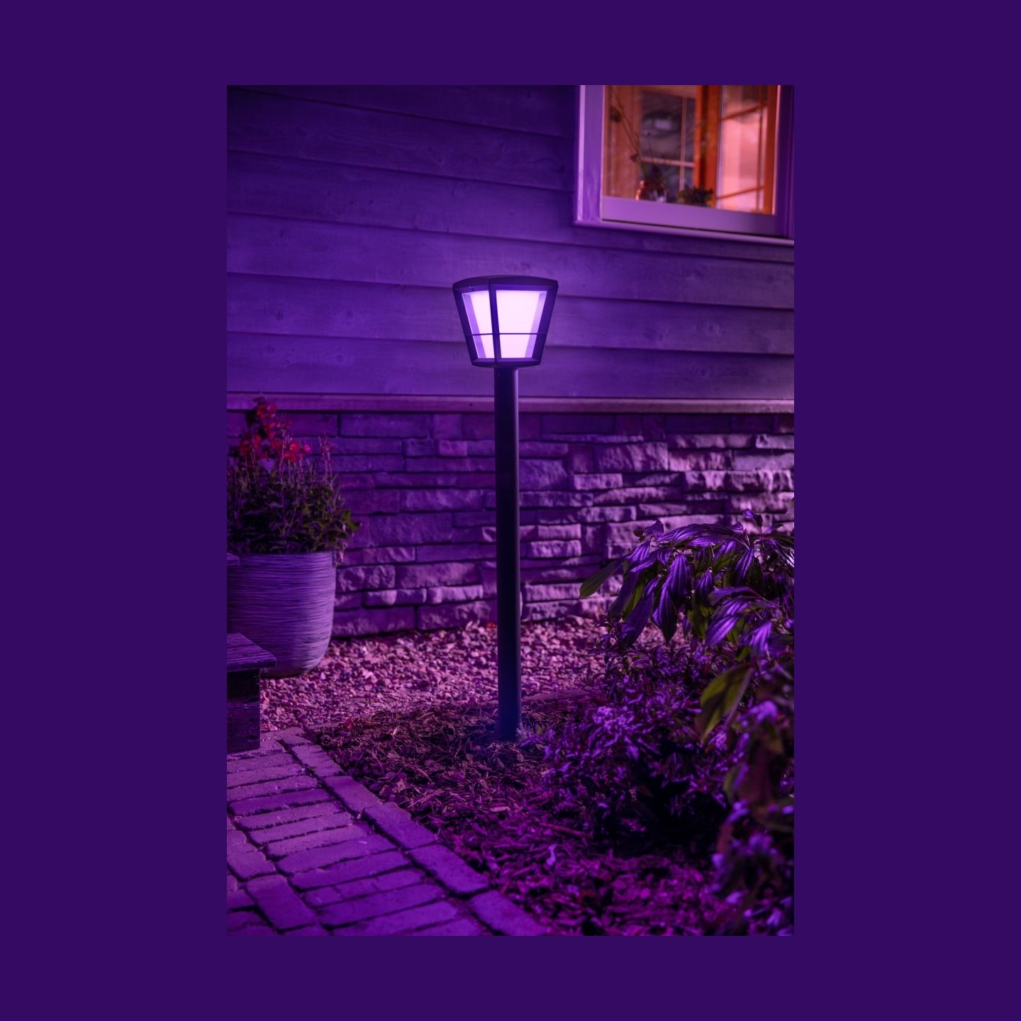 Philips Hue WCA Econic Outdoor Post Lantern | 15 W | 2000-6500 Hue White Color Ambiance