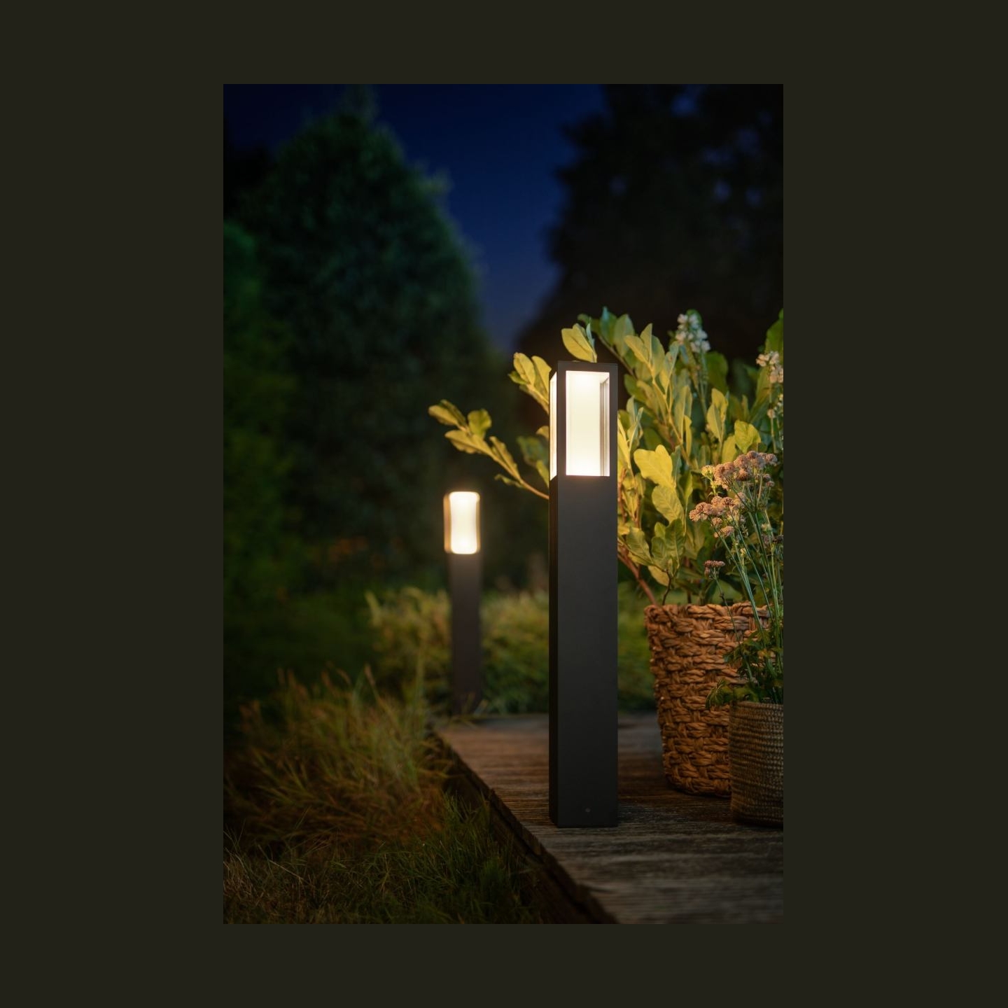 Philips Hue WCA Impress Outdoor Post Lantern | 8 W