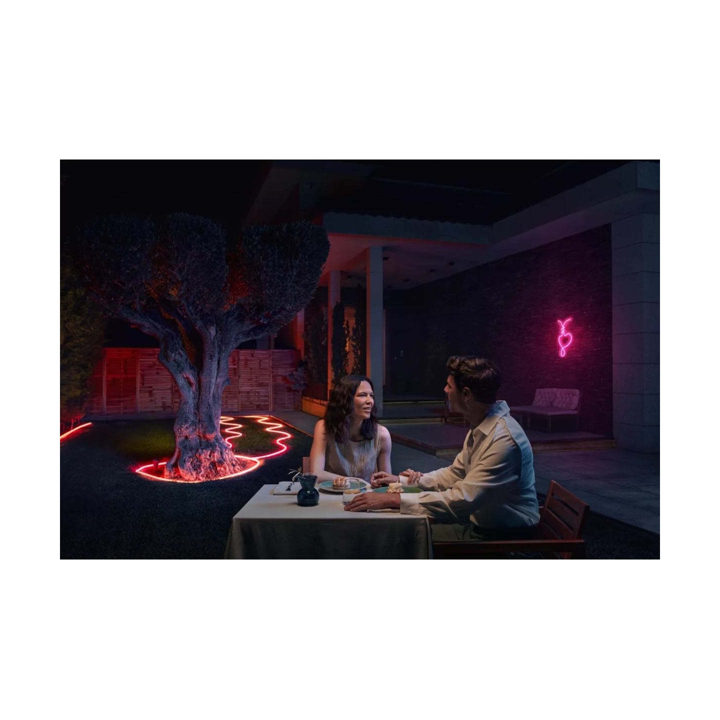 Philips Hue Neon Lightstrip for outdoor use, 10 m | 30 W | Bluetooth, Zigbee