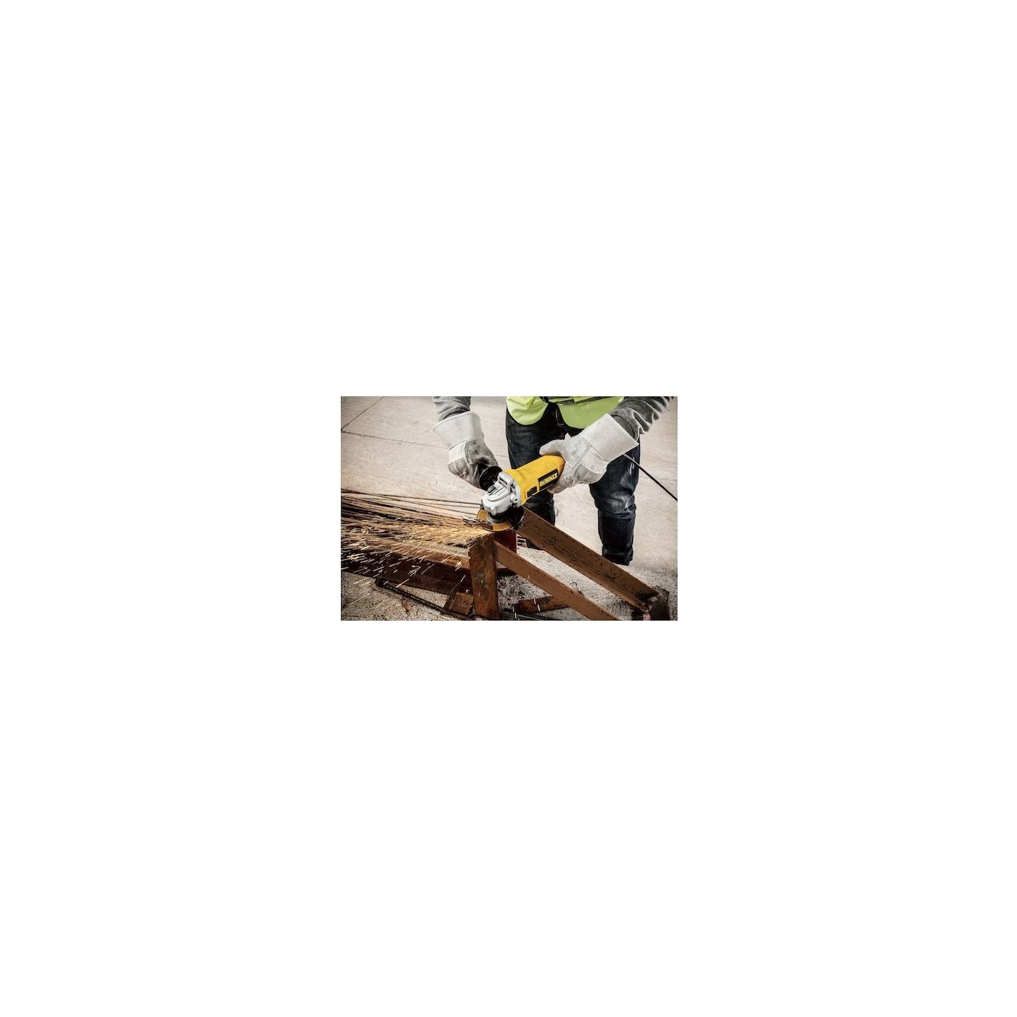 Dewalt | No-Volt Switch Angle Grinder | DWE4117-QS | 125 mm | 950 W