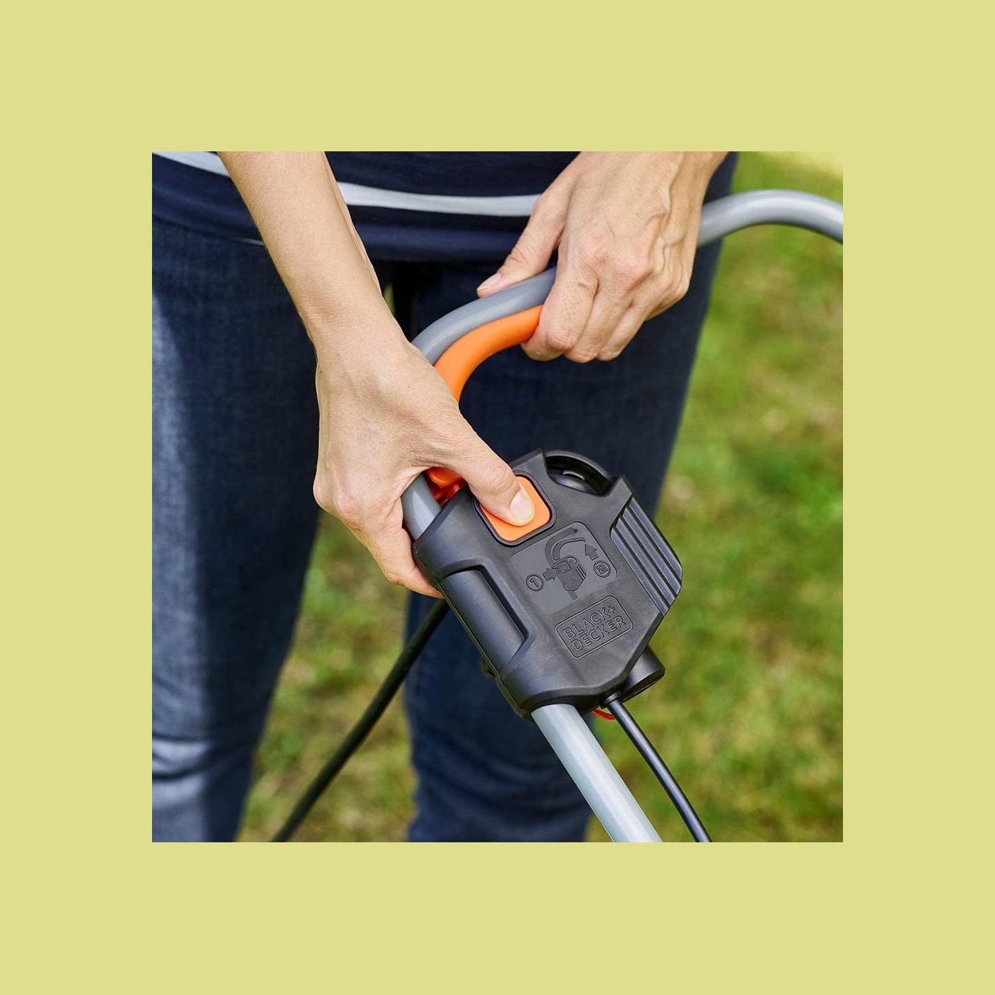 Black & Decker BEMW351-QS Electric Lawn Mower, 1000 W, 32 cm