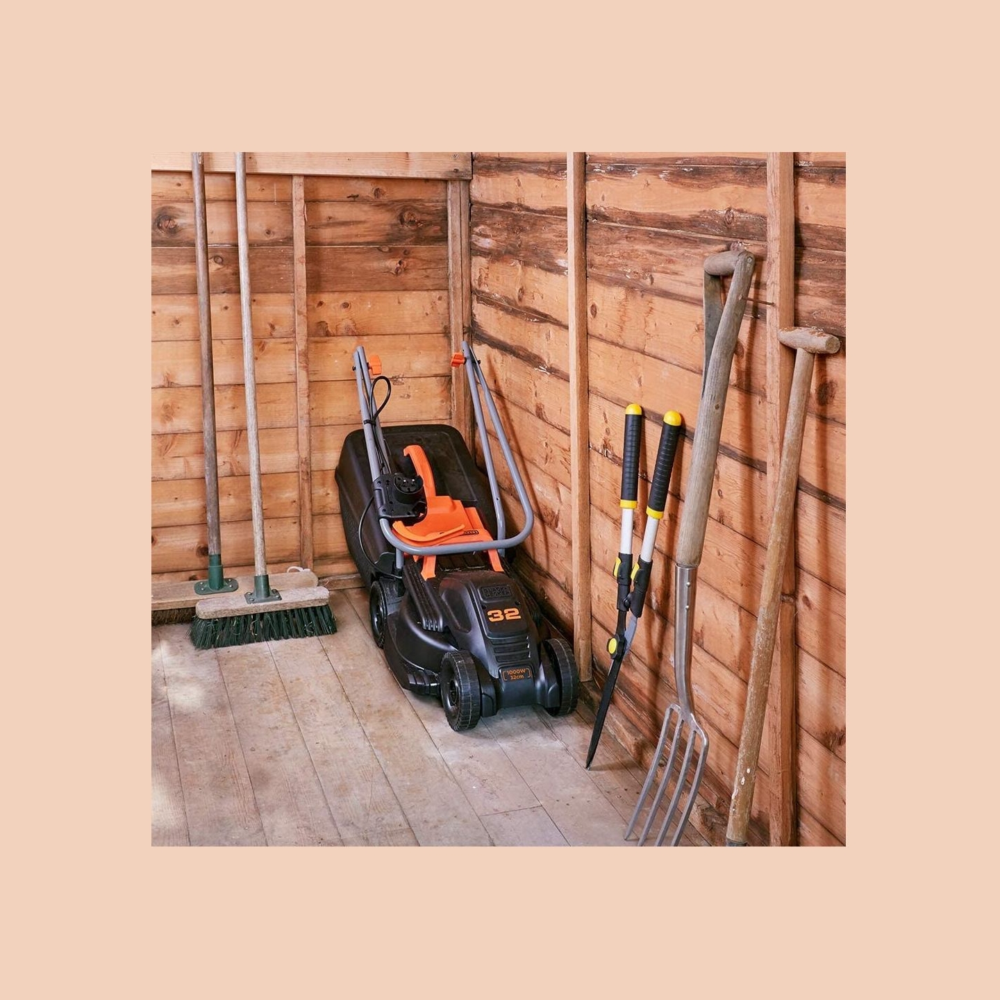 Black & Decker BEMW351-QS Electric Lawn Mower, 1000 W, 32 cm