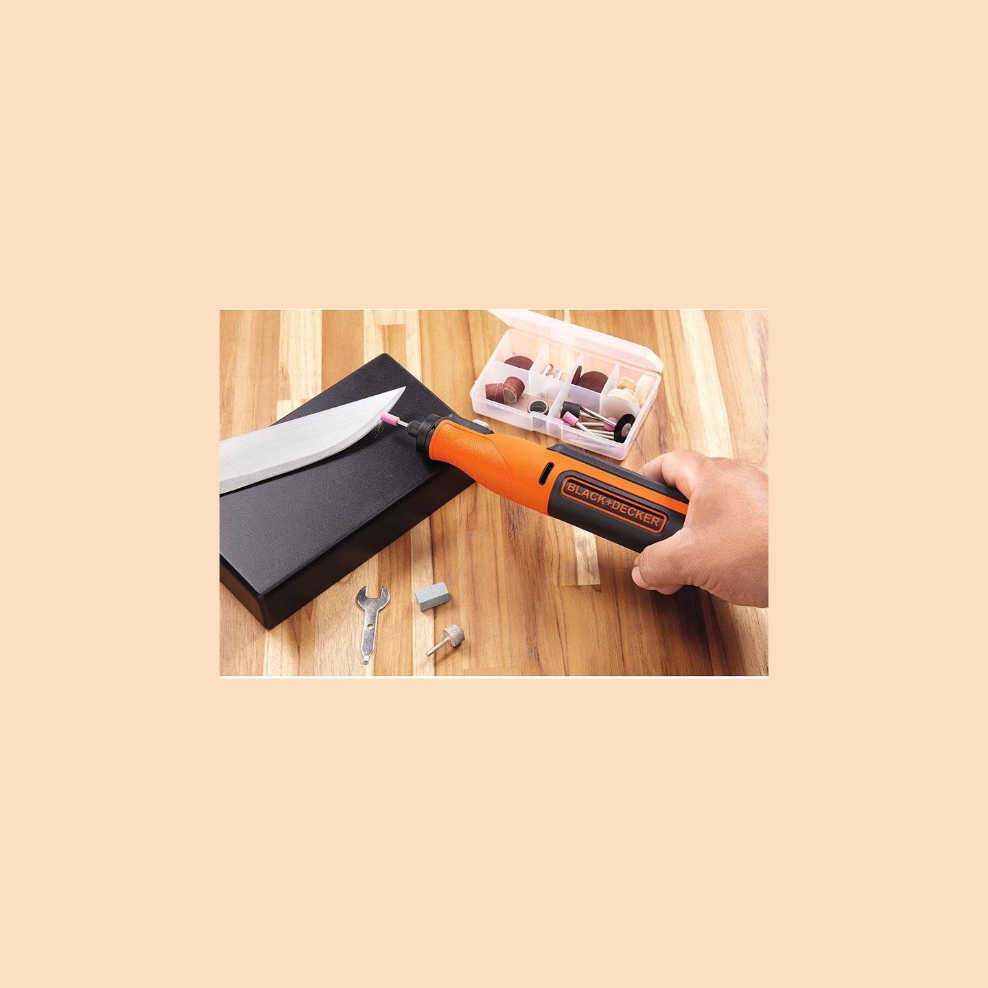 Black & Decker | 8V Cordless Rotary Tool With Kit Box | BCRT8IK-XJ