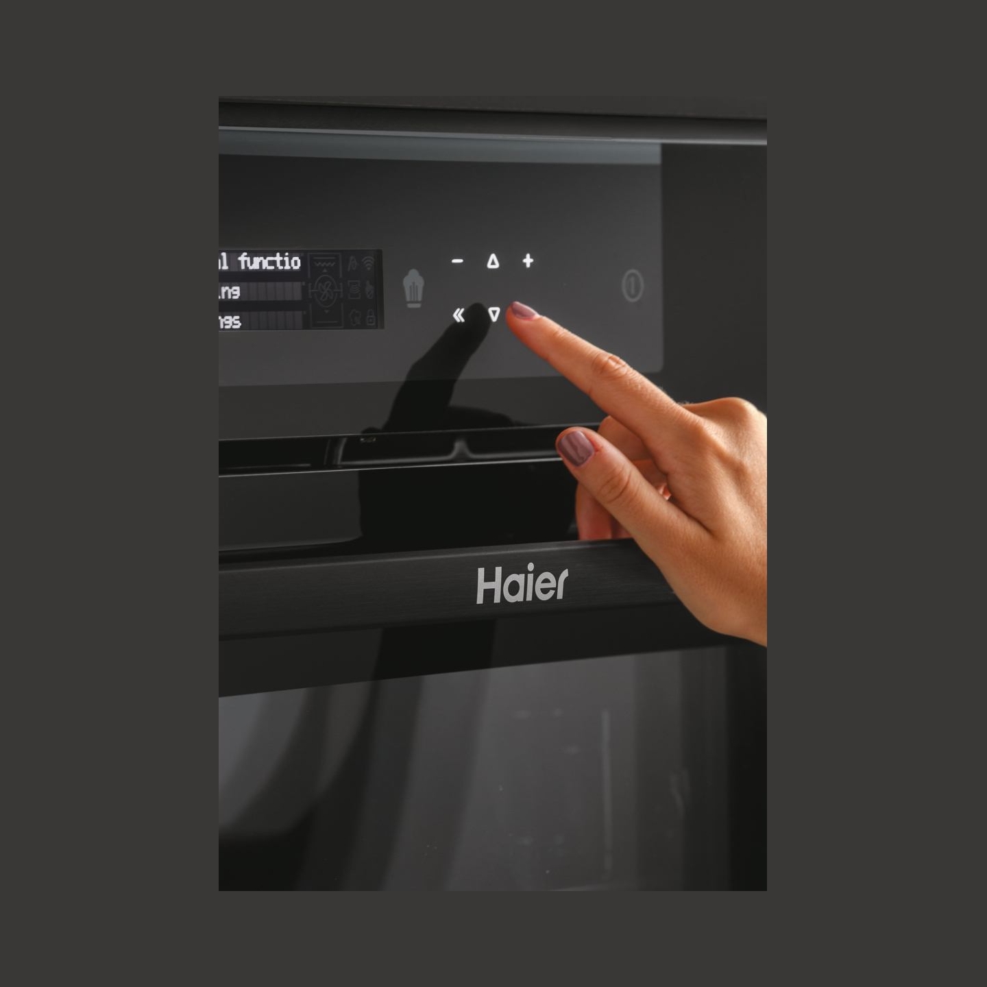 Haier Oven | HWO60SM2B9BH | 70 L | Electric | Pyrolytic/Hydrolytic | Touch | Height 59.5 cm | Width 59.5 cm | Black