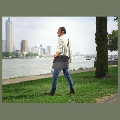 Trust NB CASE LISBOA 16"/BLACK 25246 TRUST