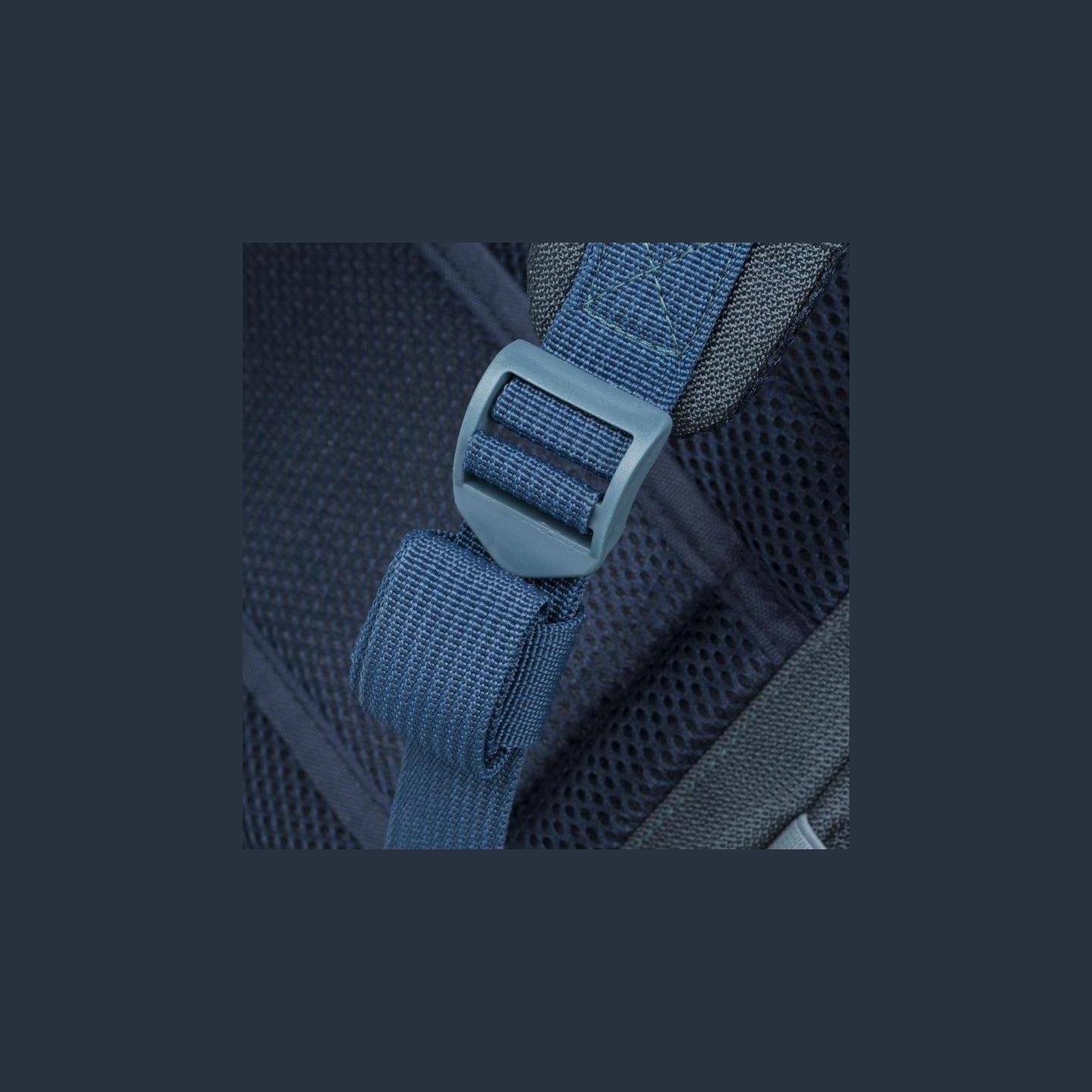 Rivacase NB BACKPACK TEGEL 17.3"/8460 AQUAMARINE RIVACASE