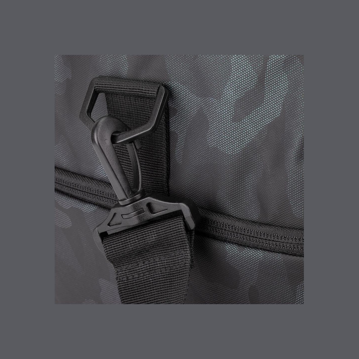 Rivacase DUFFLE BAG 30L/NAVY CAMO 7641 RIVACASE
