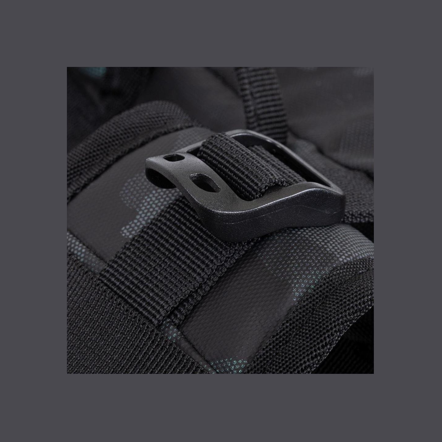 Rivacase NB BACKPACK RUCKSACK 17.3"/7661 CAMO RIVACASE