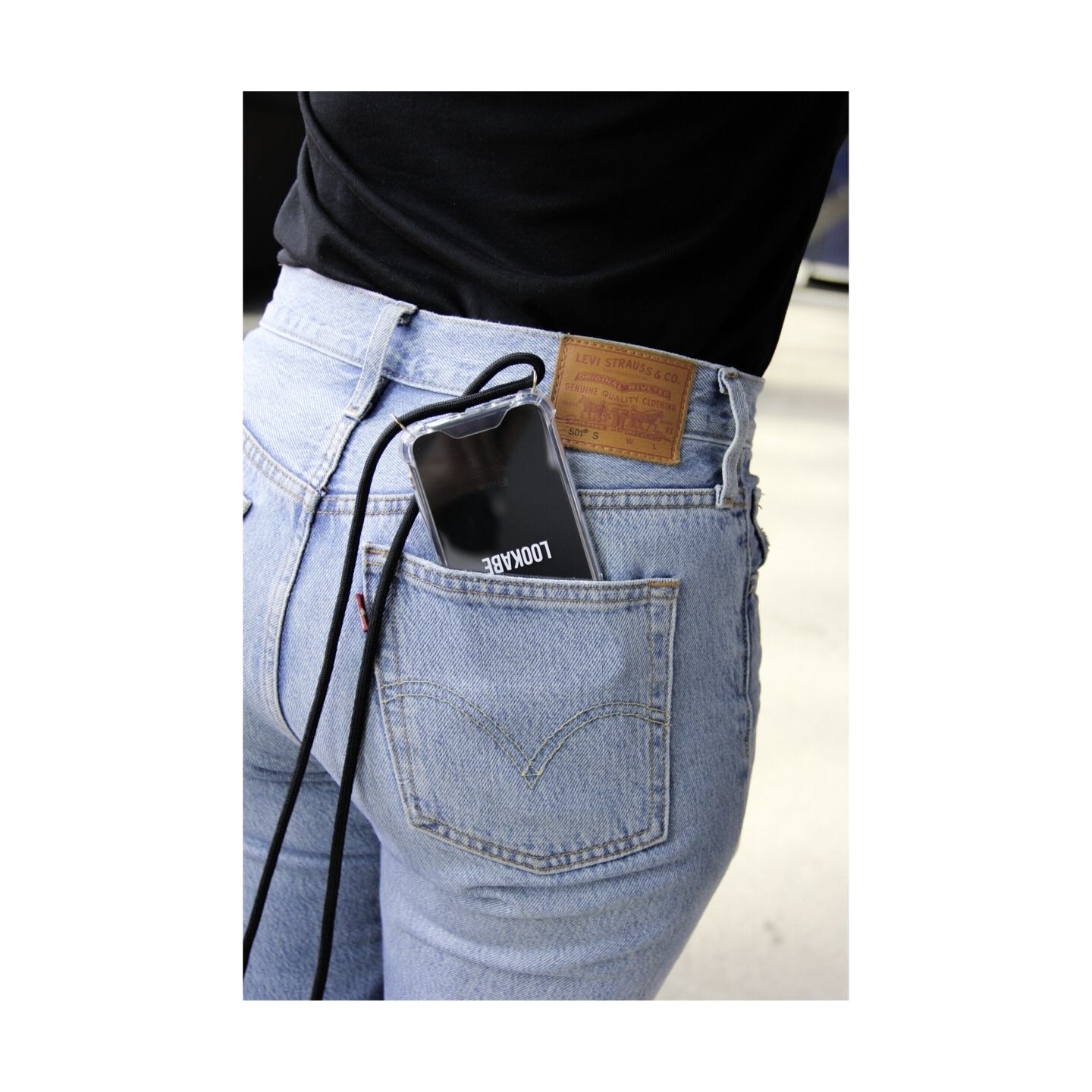 Lookabe Necklace iPhone Xr gold black loo004