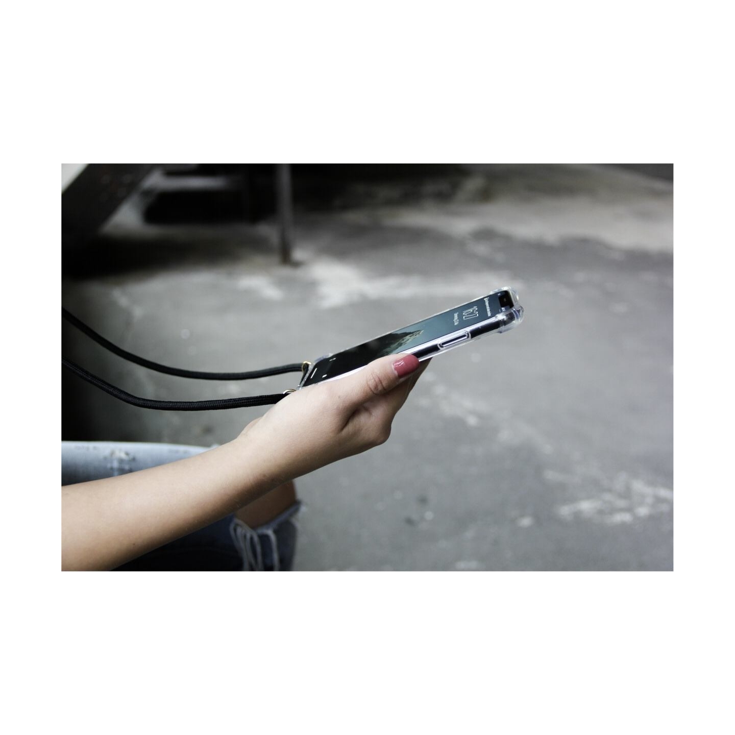 Lookabe Necklace iPhone Xr gold black loo004