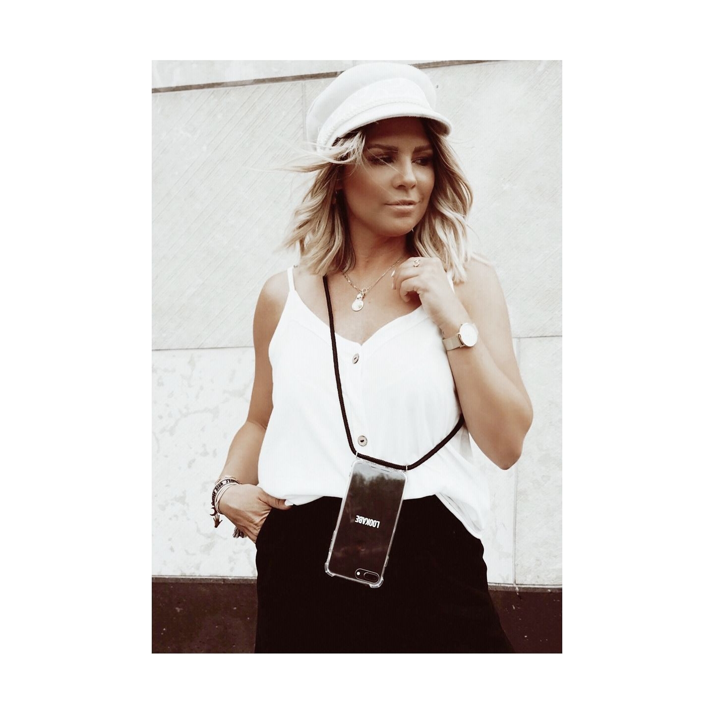 Lookabe Necklace iPhone 7/8+ gold black loo002