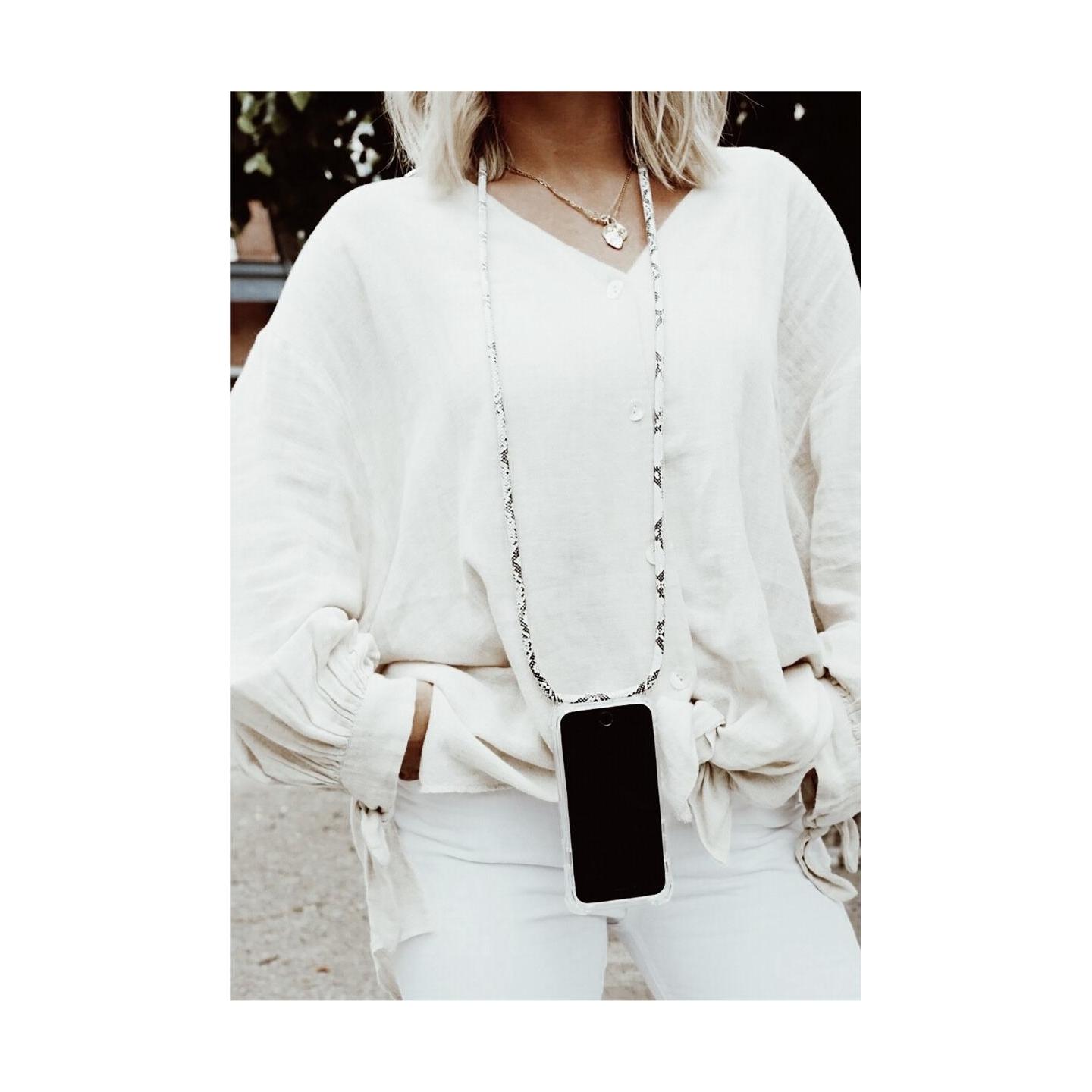 Lookabe Necklace Snake Edition iPhone Xr silver snake loo019