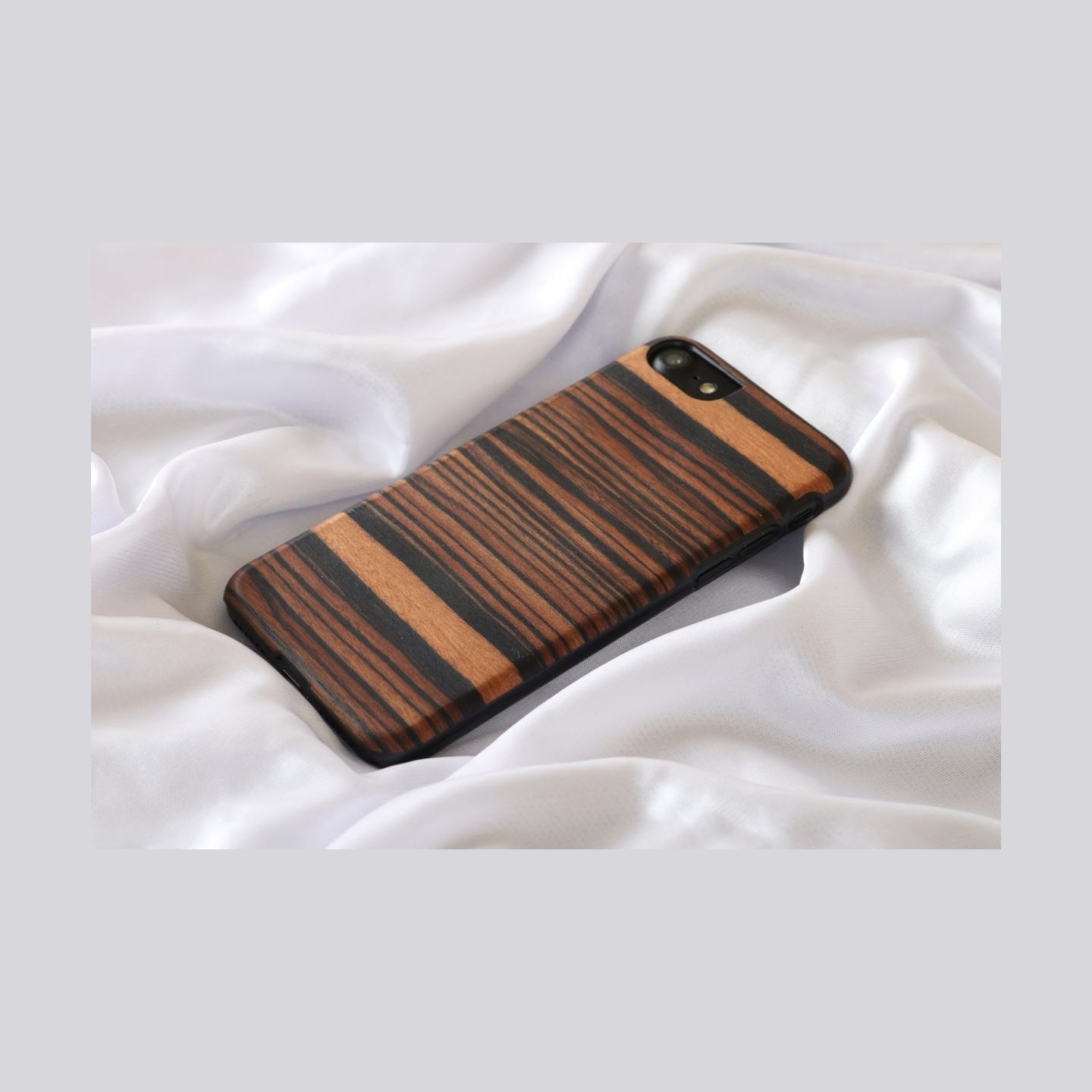 Man&Wood case for iPhone 7/8 ebony black